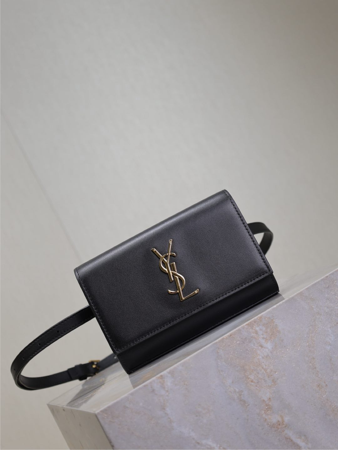 YSL kate belt bag in grain de poudre-embossed leather 18x12x4.5cm
