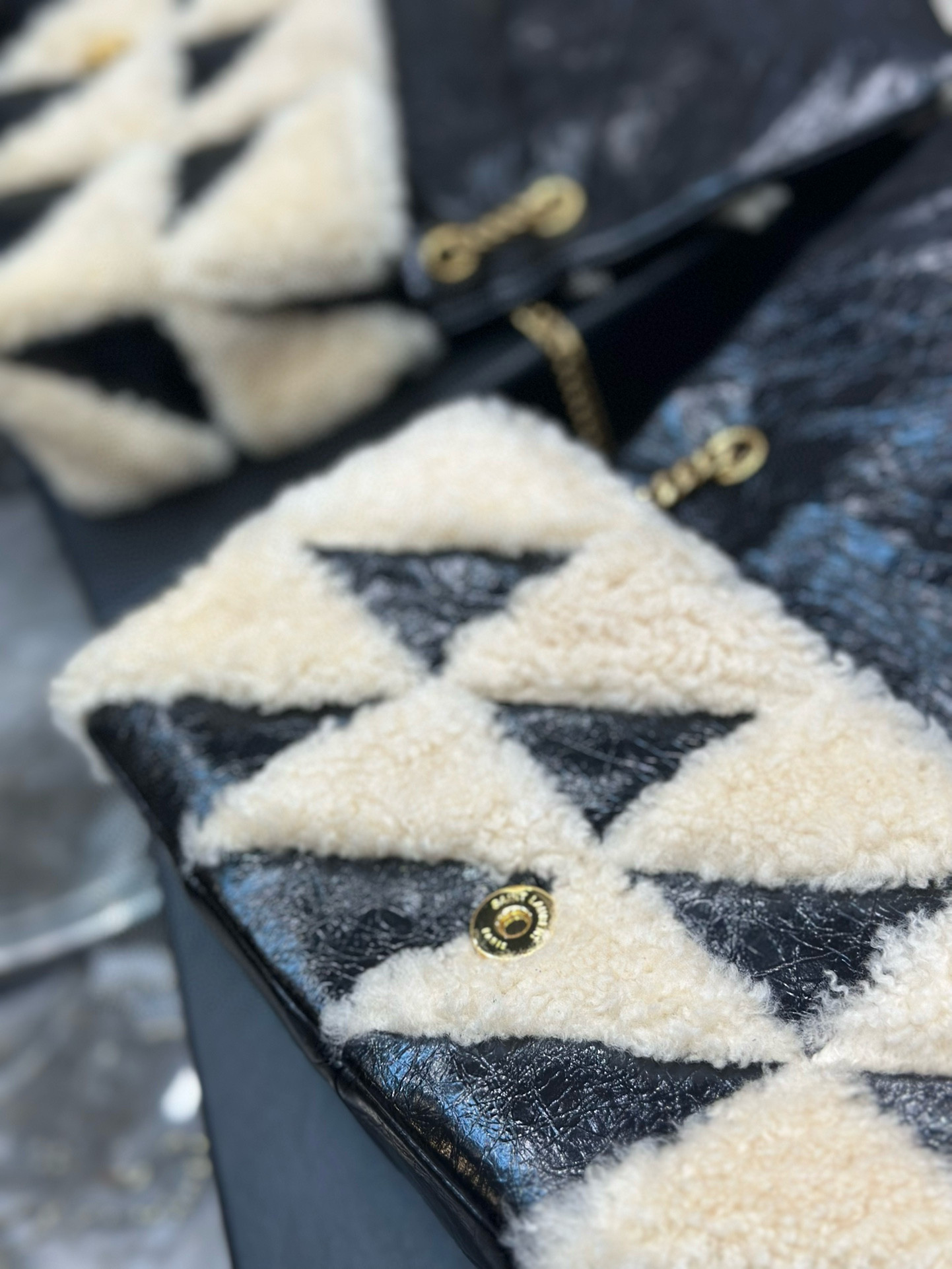 YSL Jamie Medium 25×15×7.5cm