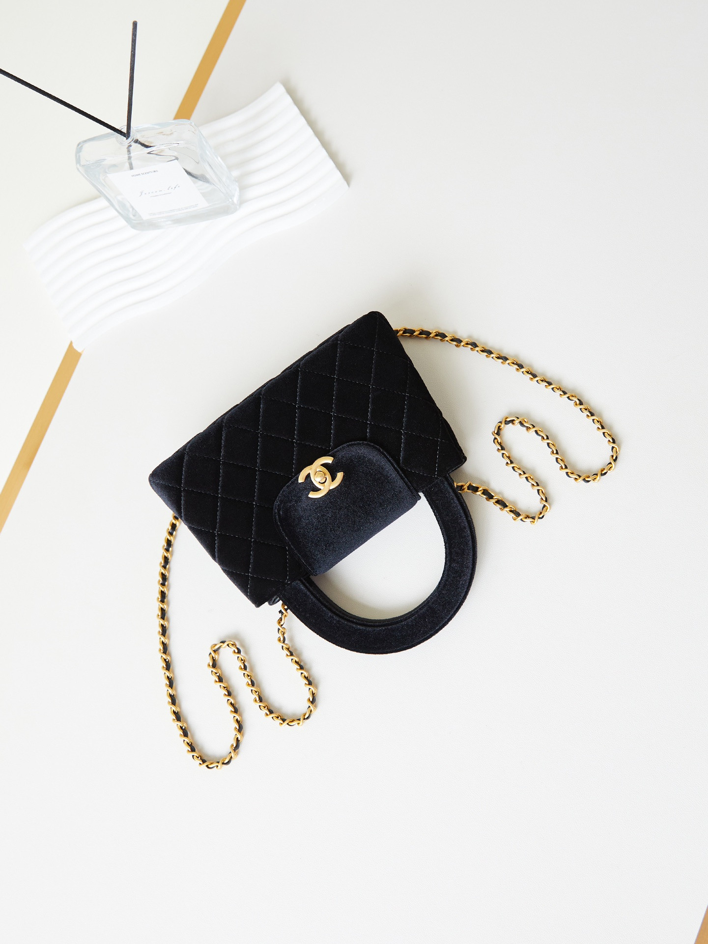 Chanel 24A Kelly 19x13x7cm