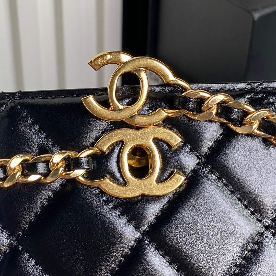 Chanel 24K Handbag 13×27×7cm
