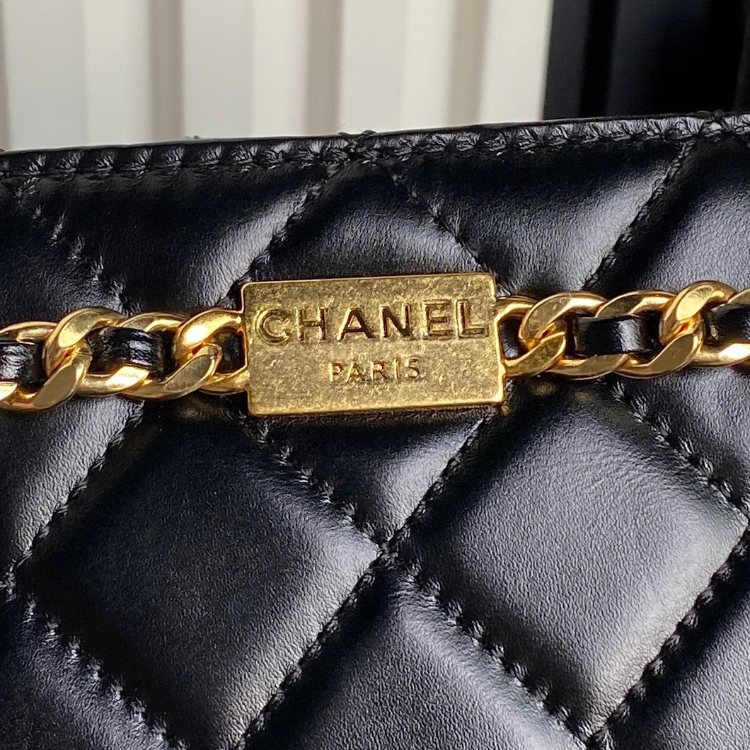 Chanel 24K Handbag 16×21×7cm