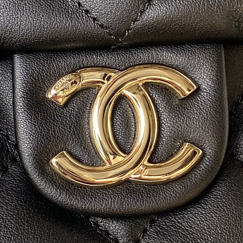 Chanel Hobo Handbag 37×29.5×13cm