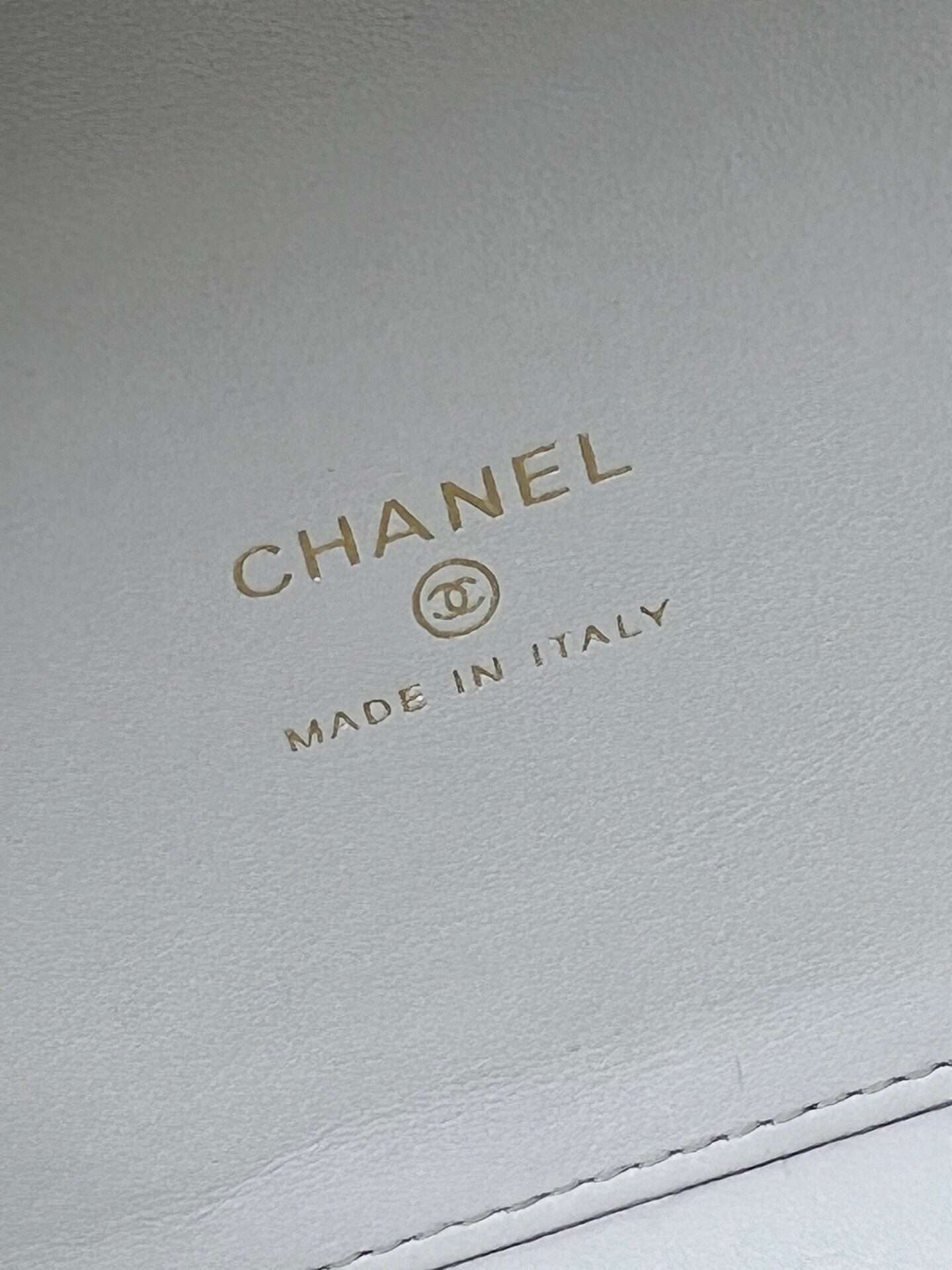 Chanel 25C Chain shell bag 18X16X6cm