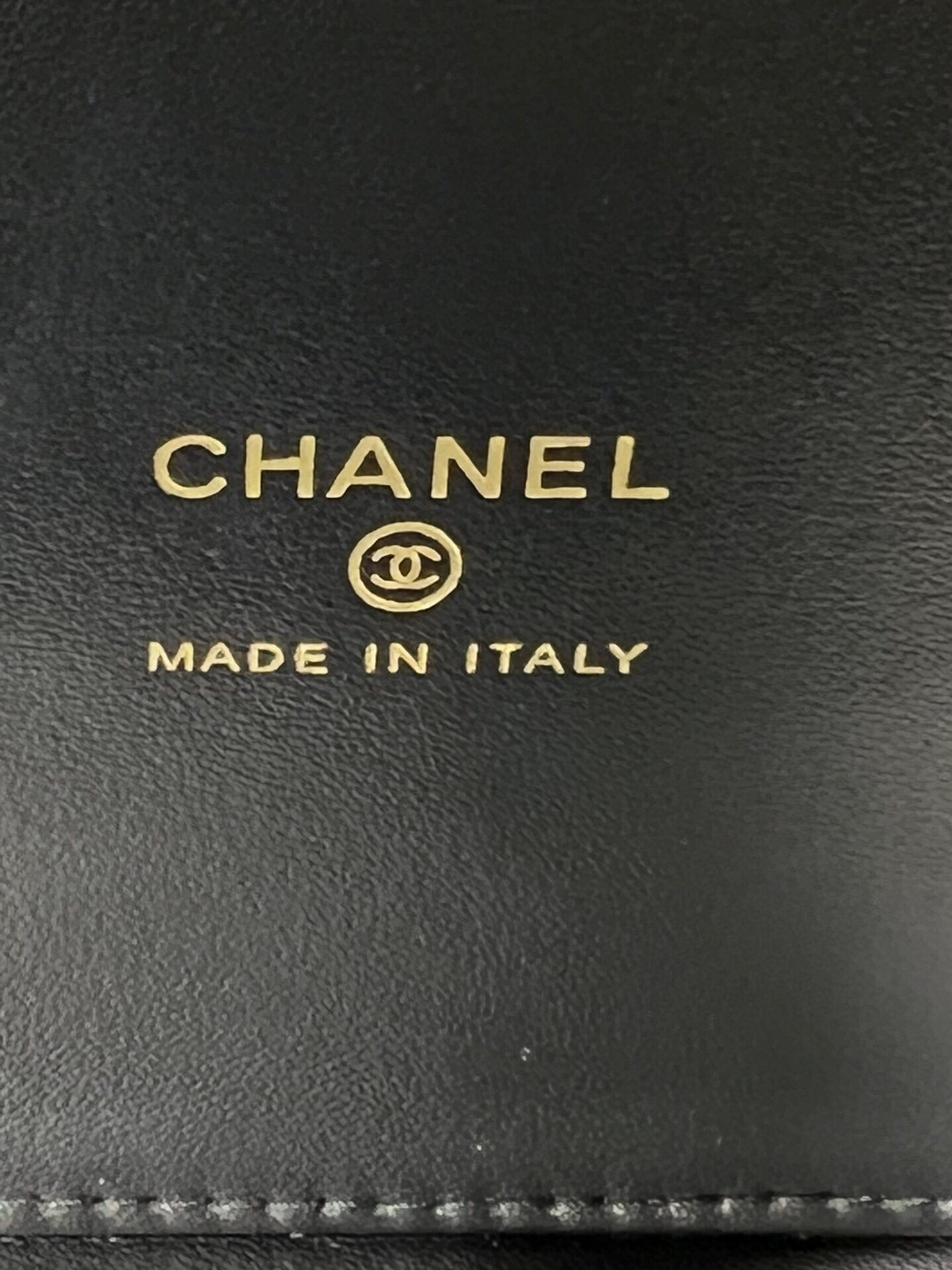 Chanel 25C Chain shell bag 18X16X6cm