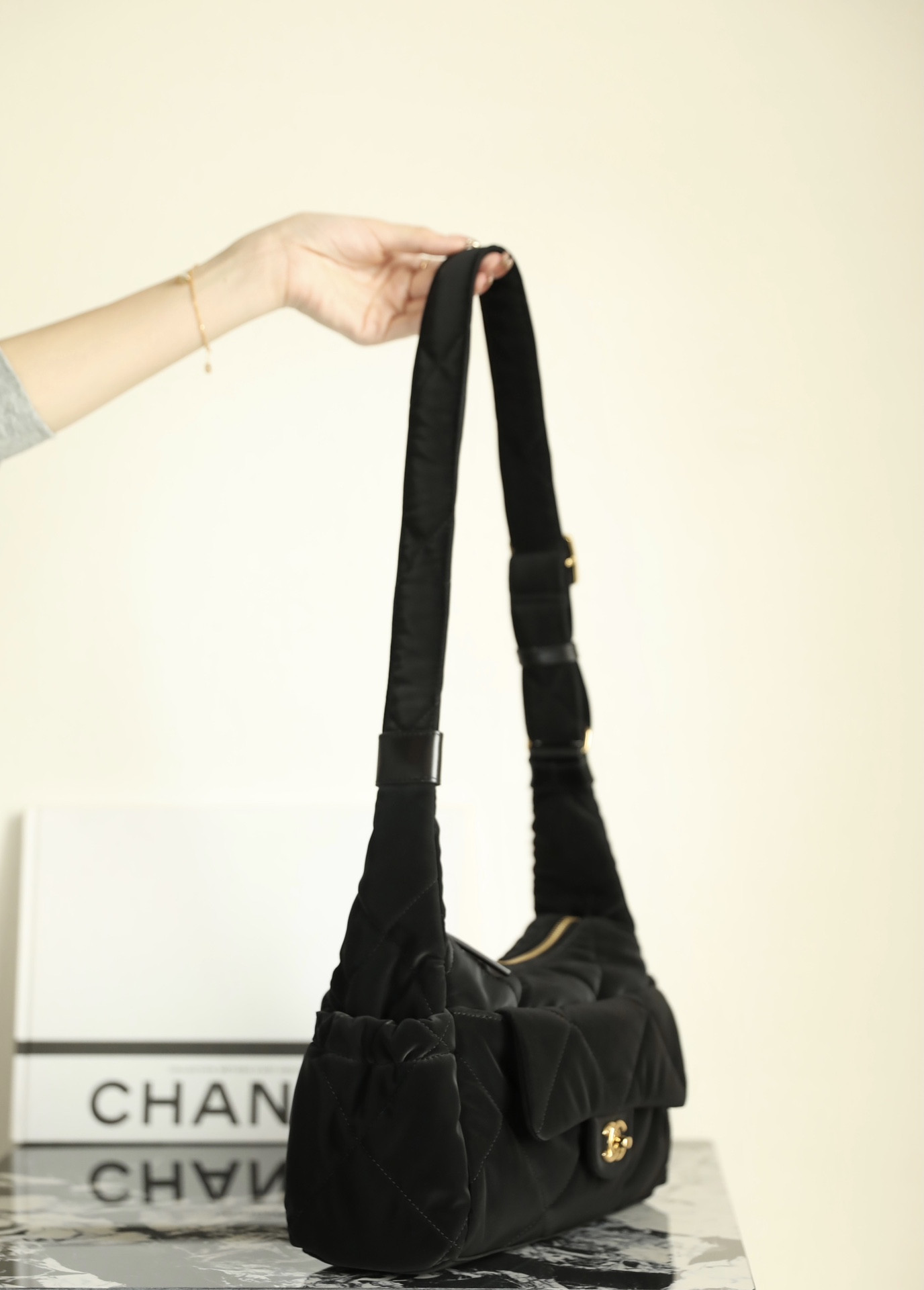 Chanel Hobo Handbag 20x32x12cm
