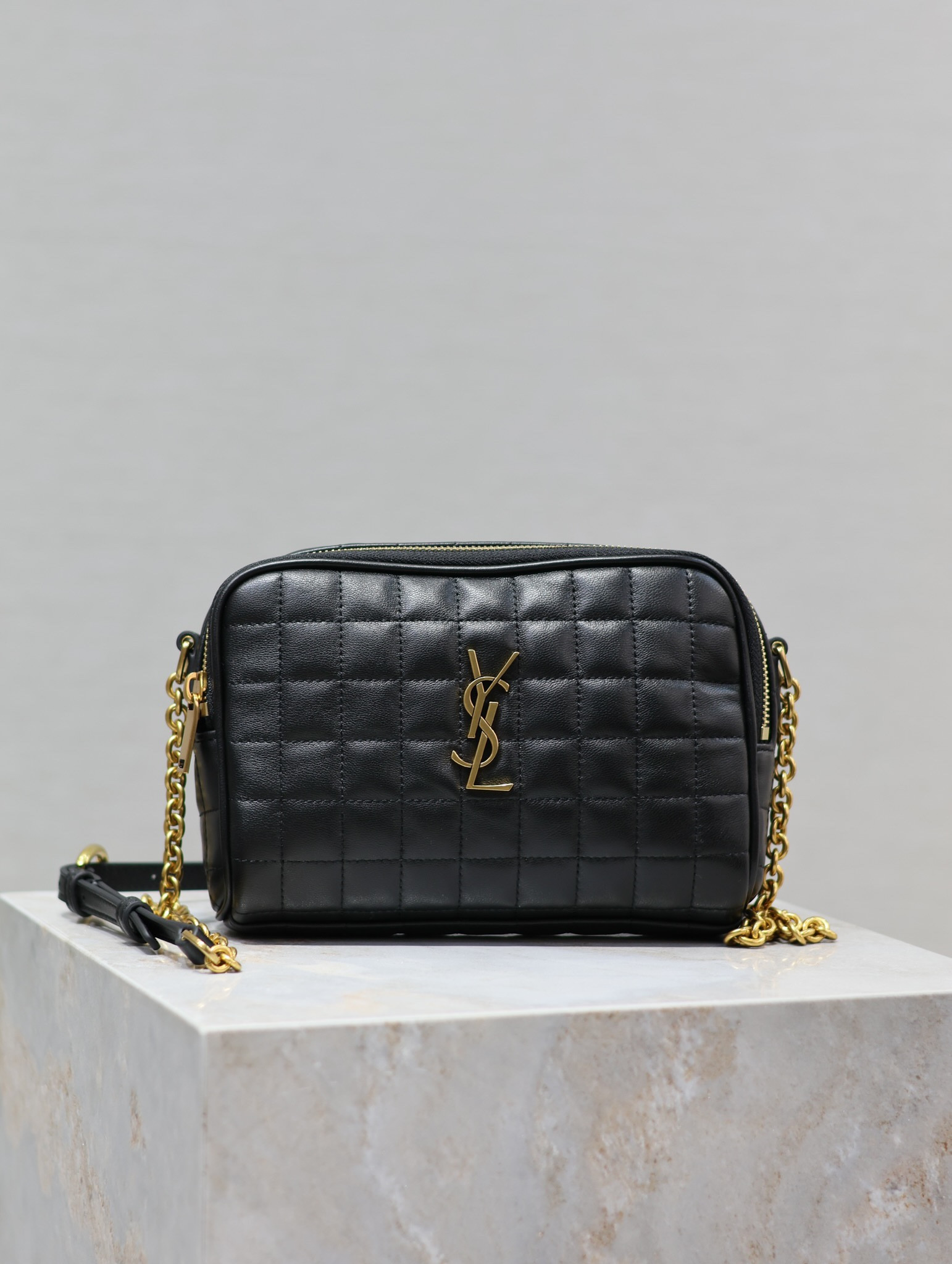 YSL cassandre matelassé carré camera bag in lambskin 19.5x14x4cm