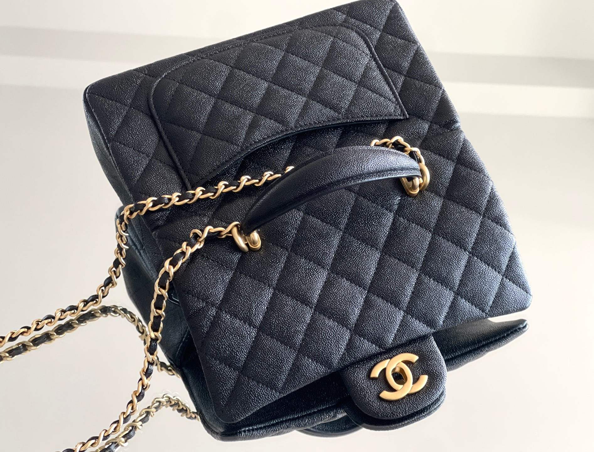 Chanel Mini Classic Handbag With Top Handle 13x20x9cm