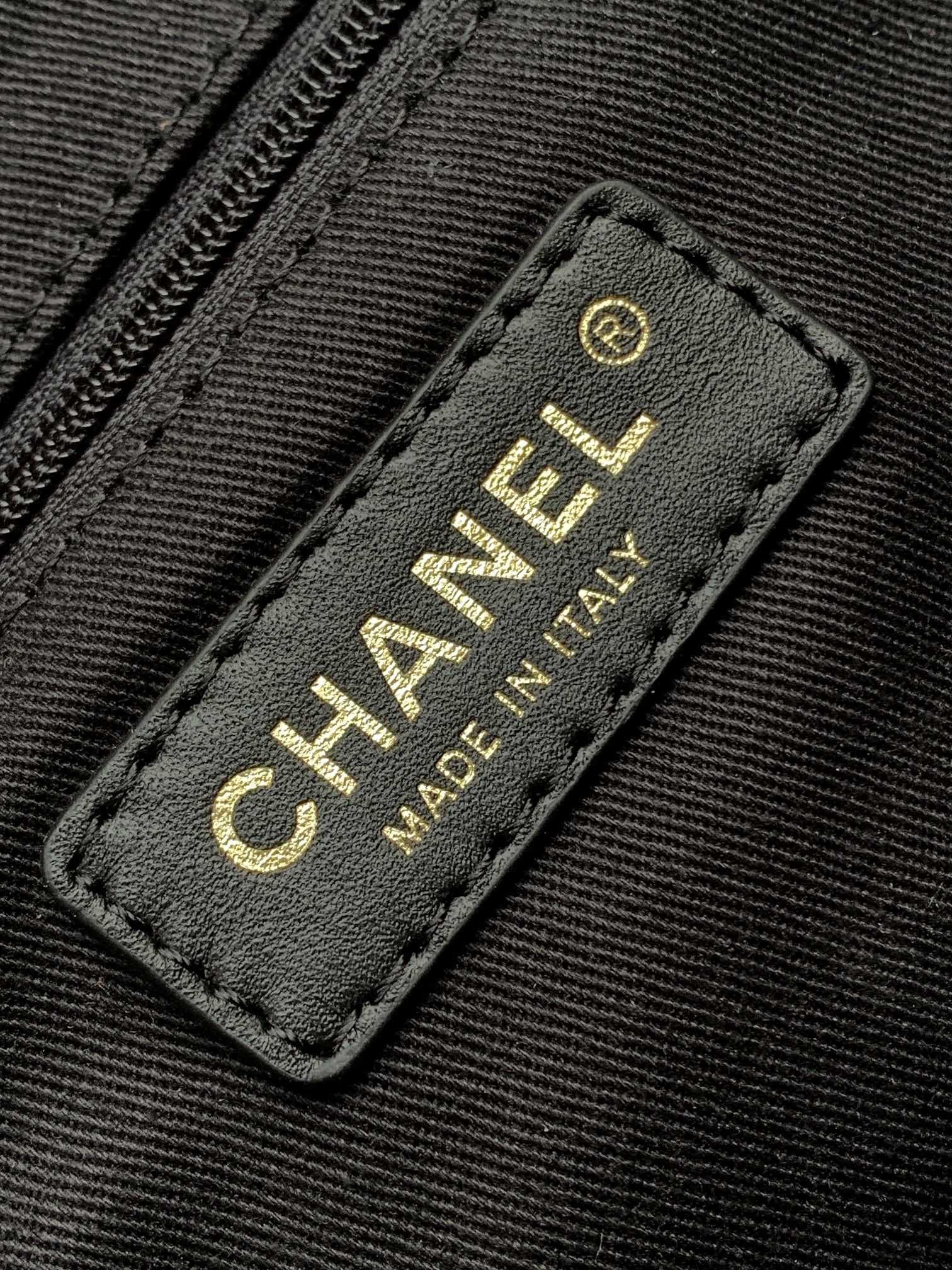 CHANEL Vintage bag 28x12.5x24cm