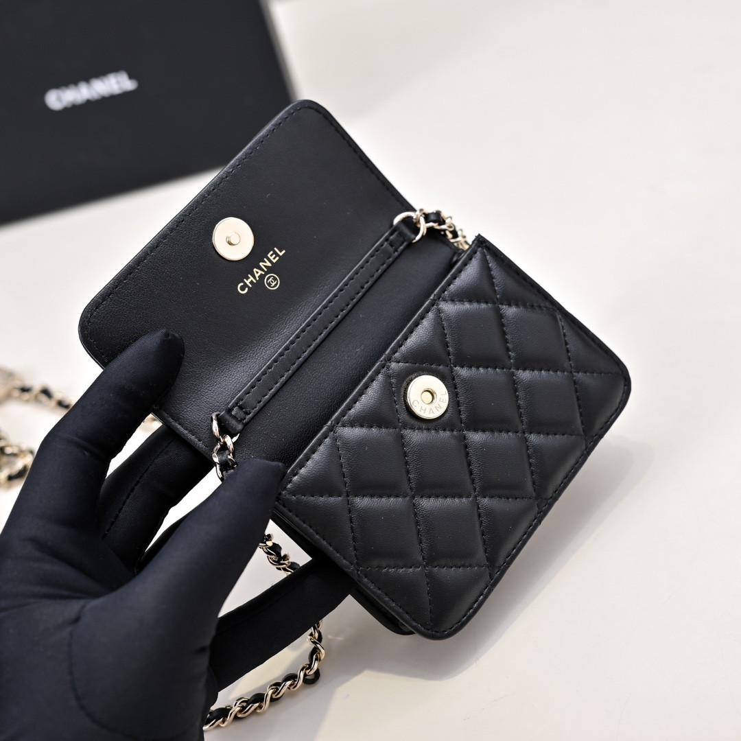 CHANEL Clutch with Chain 9.5x12.5x3.5cm