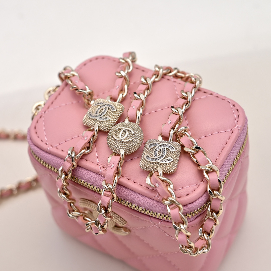 CHANEL Small Vanity with Chain 8.5x11x7cm
