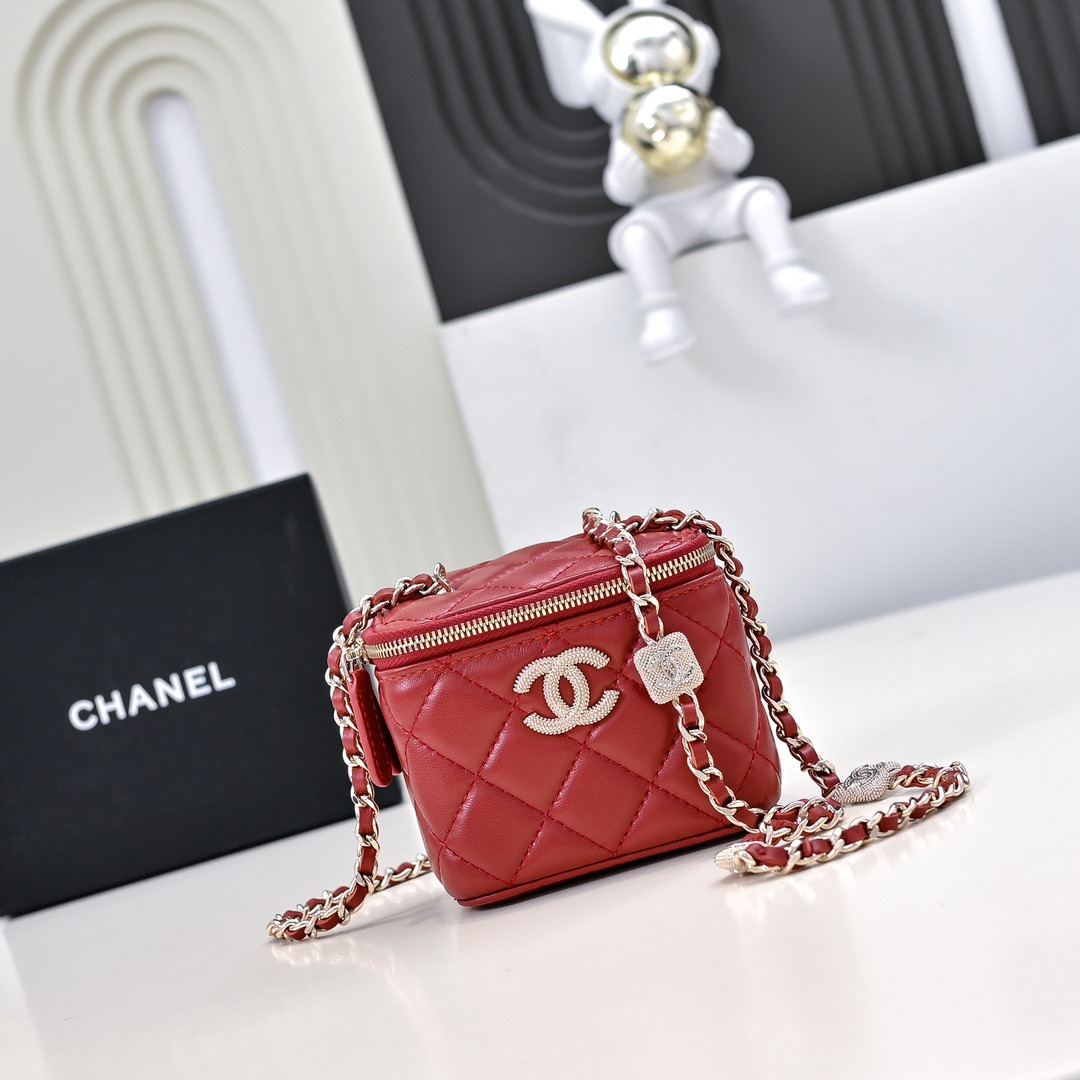 CHANEL Small Vanity with Chain 8.5x11x7cm