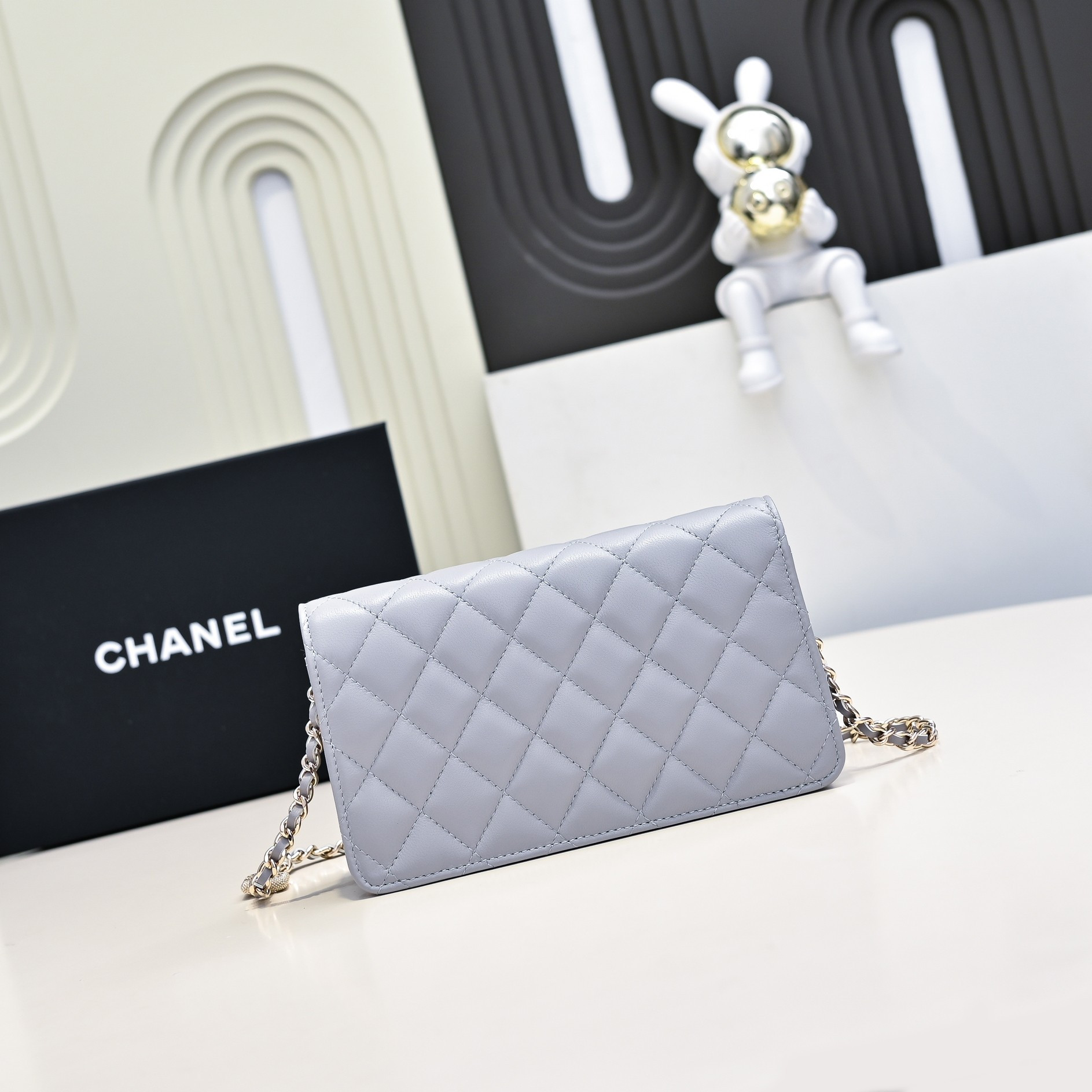 CHANEL Clutch with Chain 11x18.5x6cm