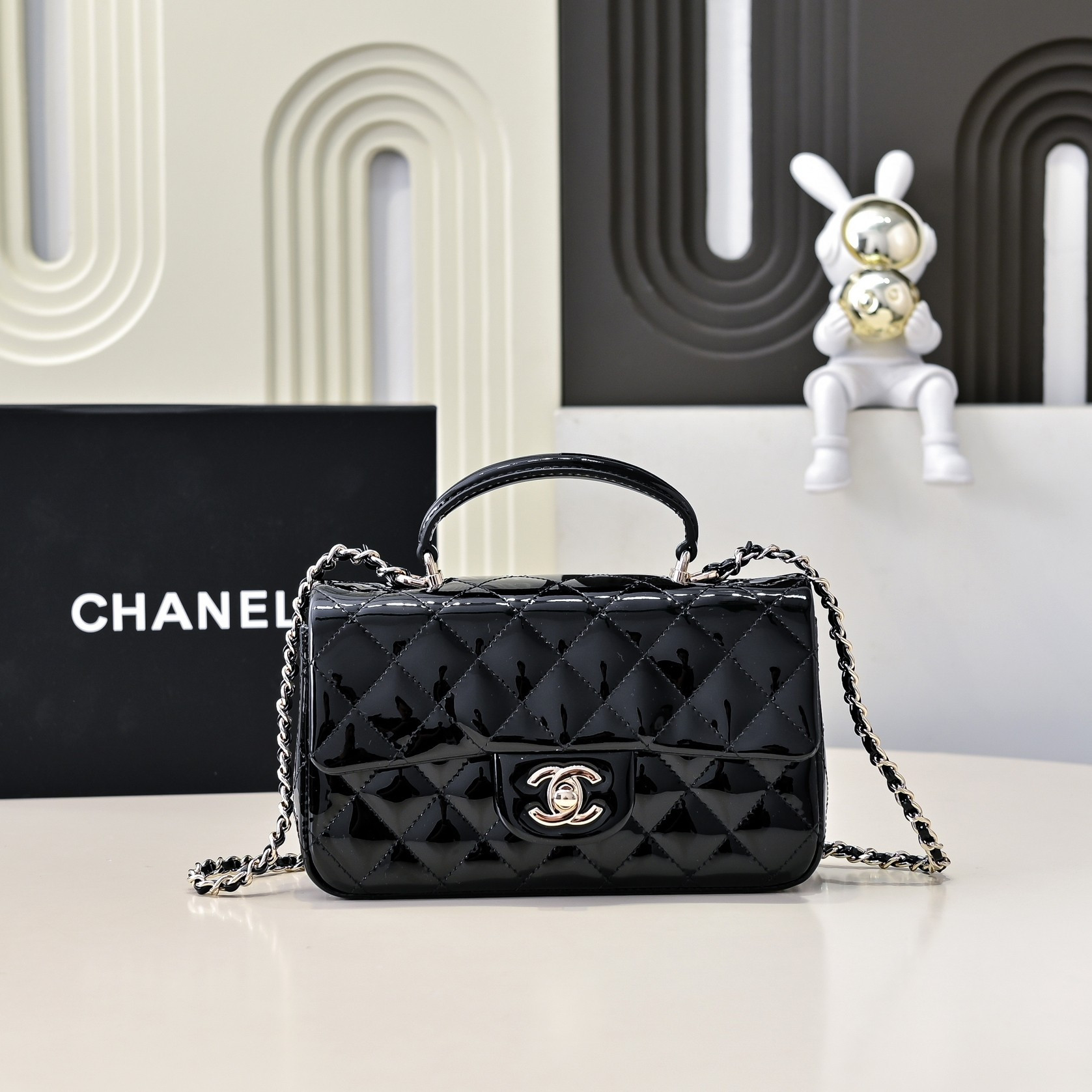 CHANEL Mini Classic Handbag With Top Handle 20x12x6cm