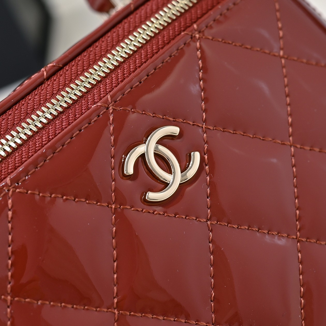 Chanel Long Vanity with chain 16.5x10x8cm