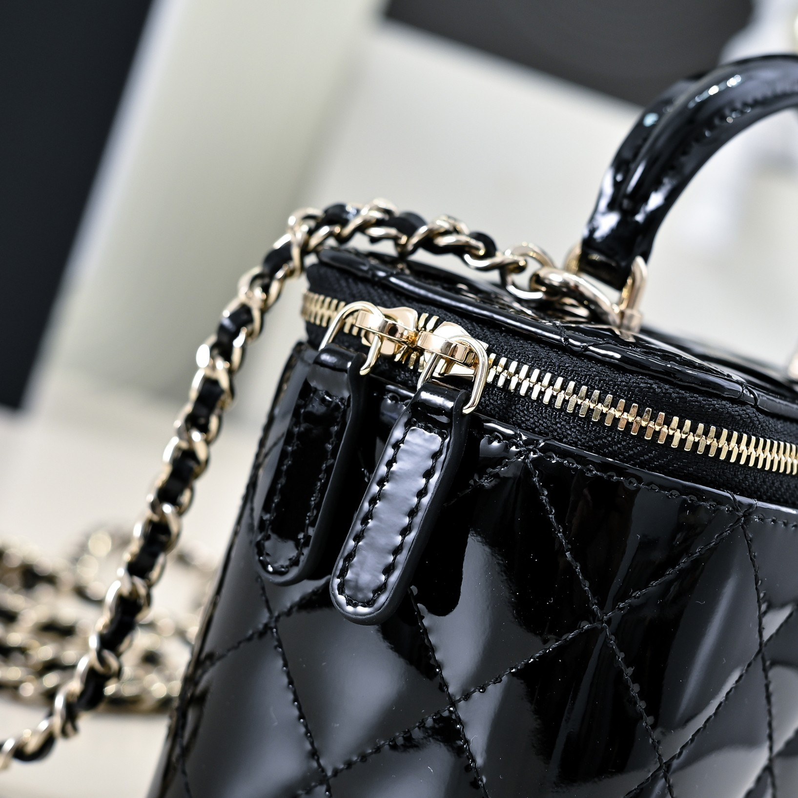 Chanel Long Vanity with chain 16.5x10x8cm