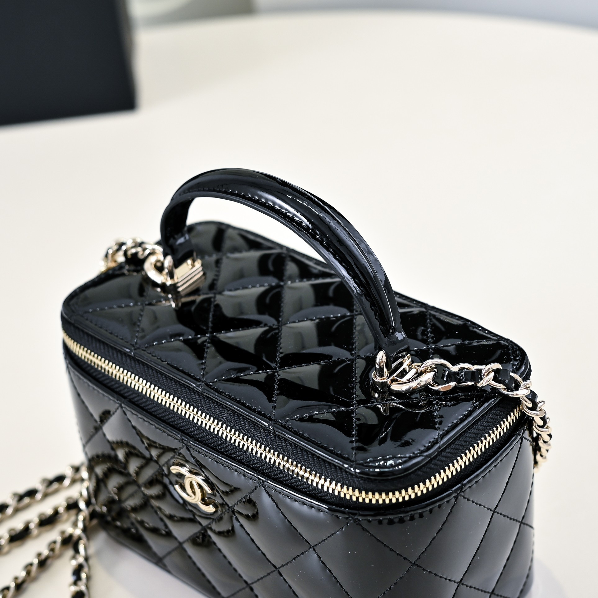 Chanel Long Vanity with chain 16.5x10x8cm