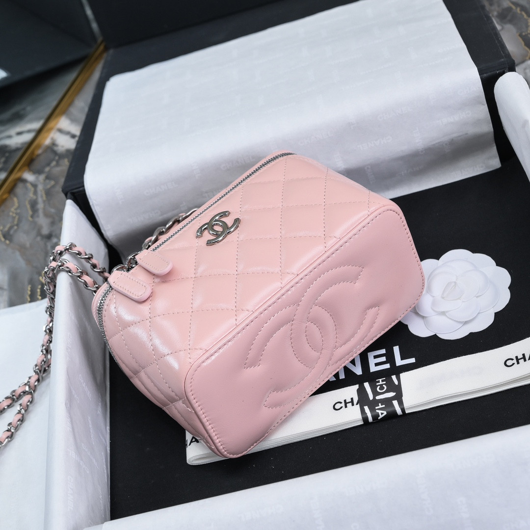 Chanel Clutch With Chain 17x10x8cm