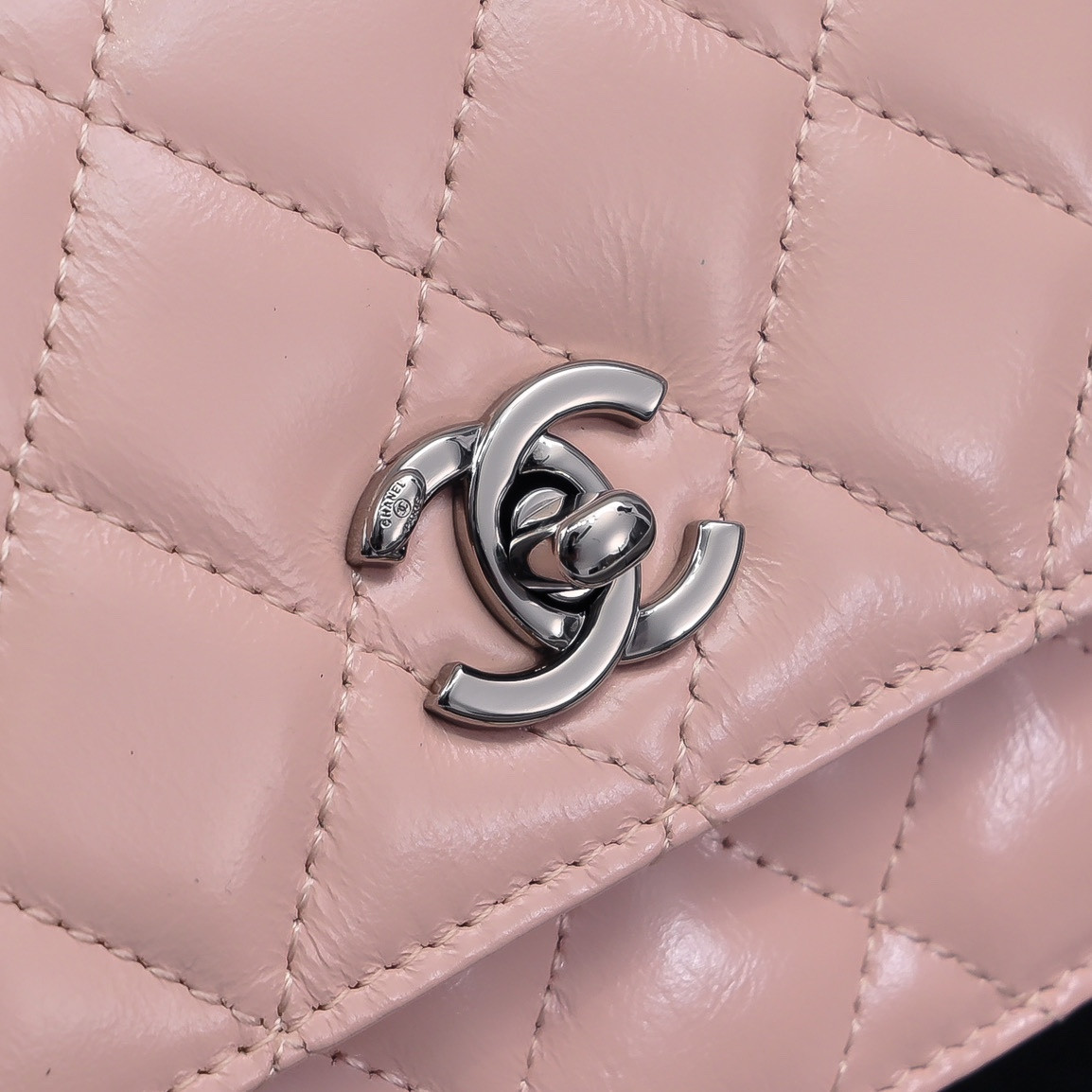 Chanel Clutch With Chain 18.5x11x6cm