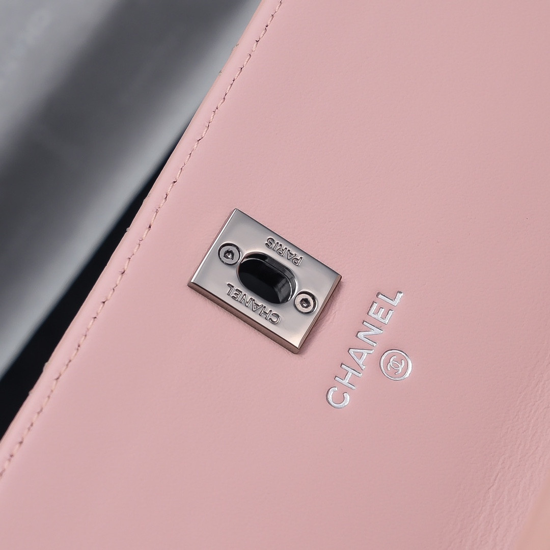 Chanel Clutch With Chain 18.5x11x6cm