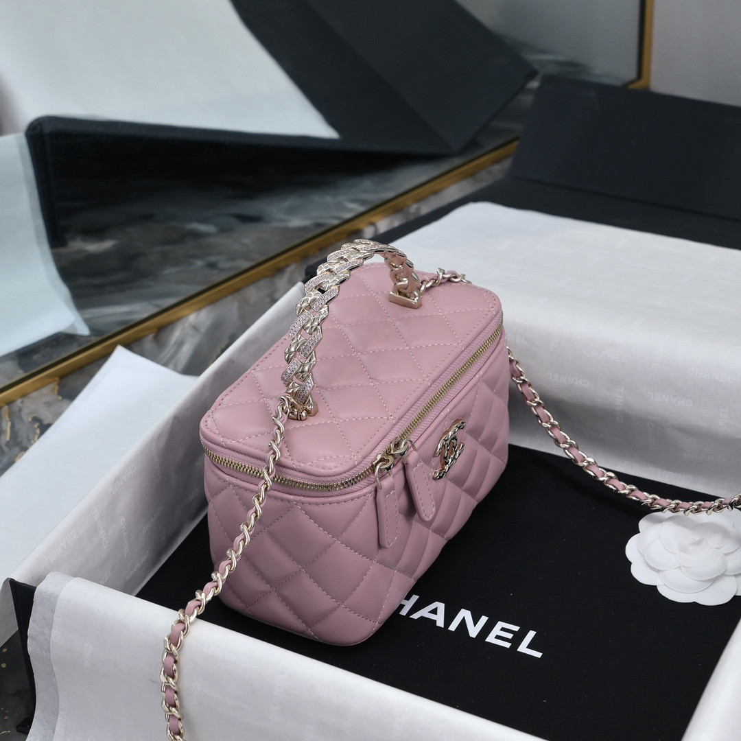 Chanel Clutch With Chain 10x16x8cm