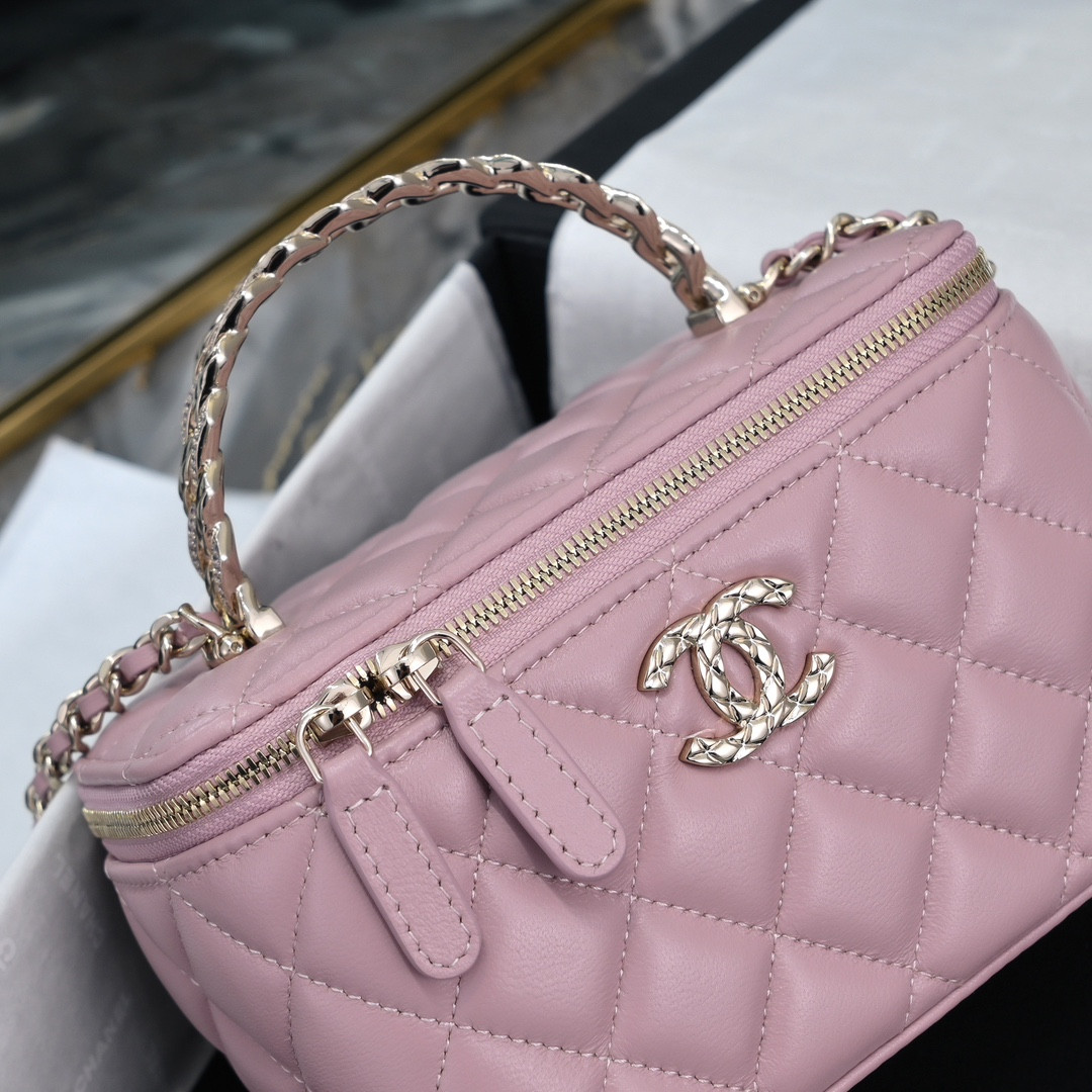 Chanel Clutch With Chain 10x16x8cm