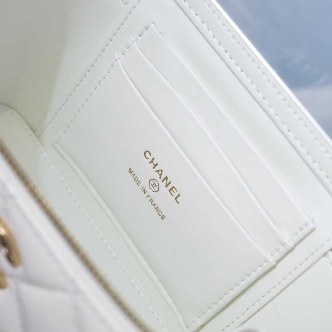 Chanel Clutch With Chain 10x16x8cm