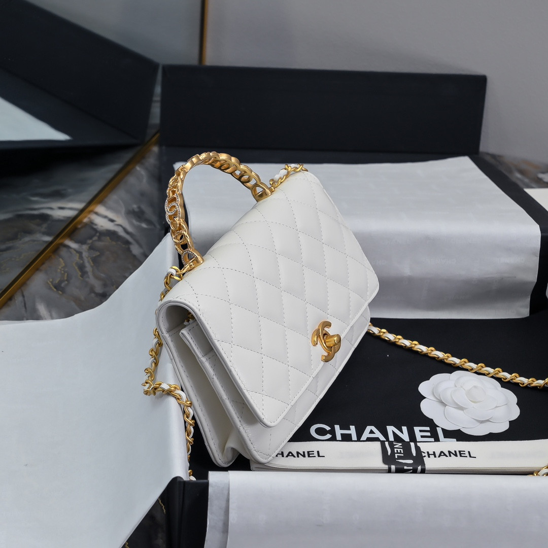 Chanel Clutch With Chain 19cm