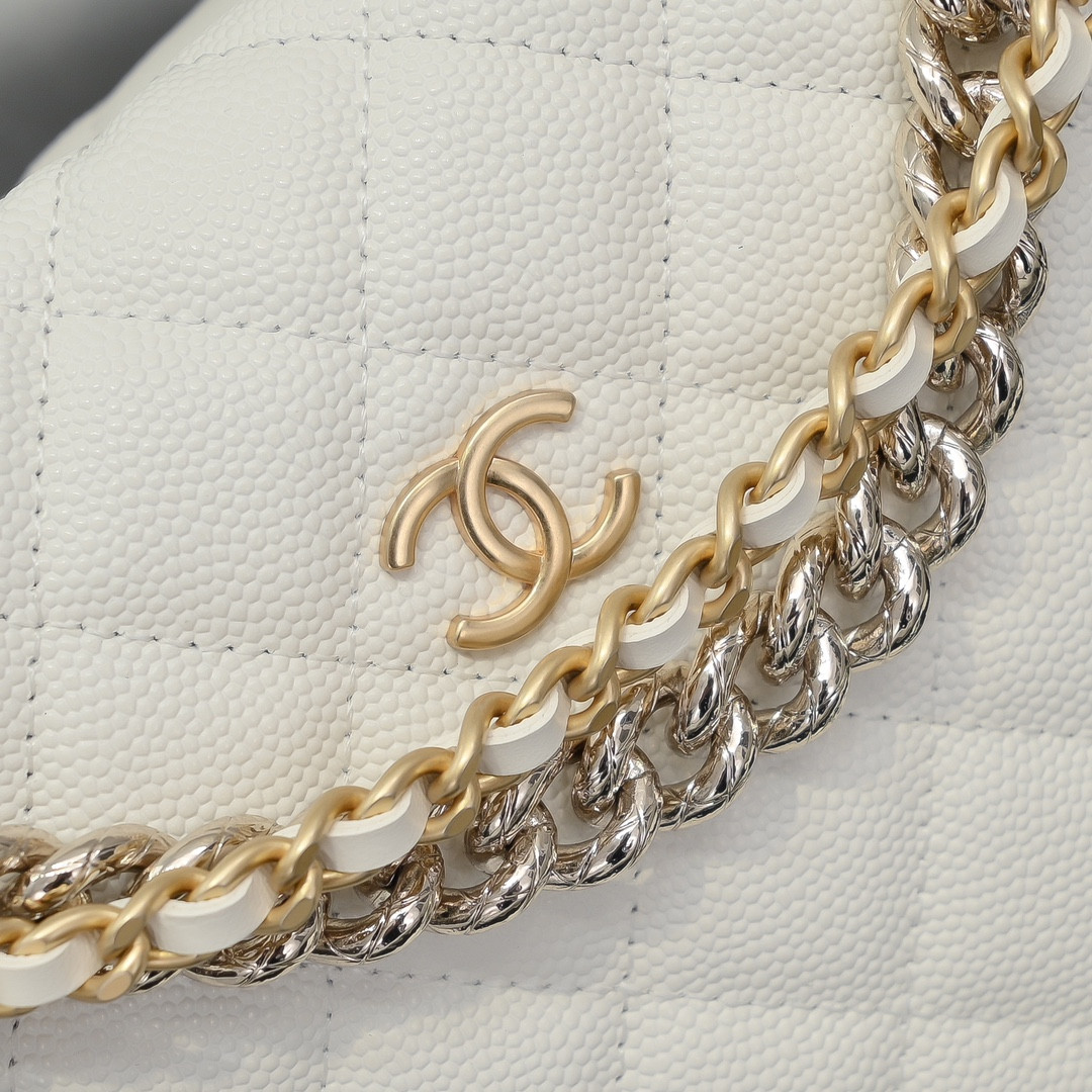 Chanel Clutch 18x17x8cm