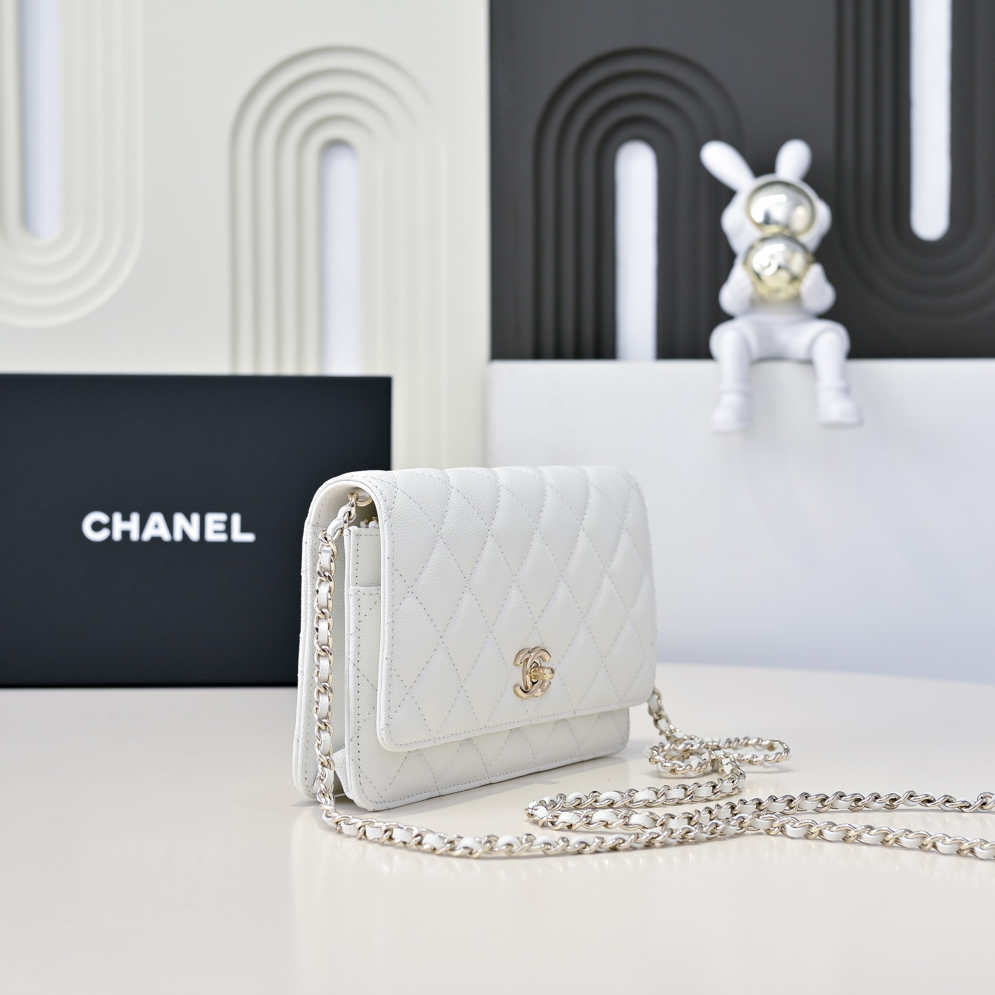 CHANEL WOC CLASSIC WALLET ON CHAIN 12.3x19.2x3.5cm