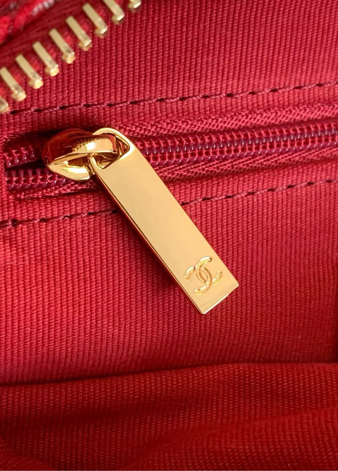 Chanel Large Hobo Bag 18x30x8cm