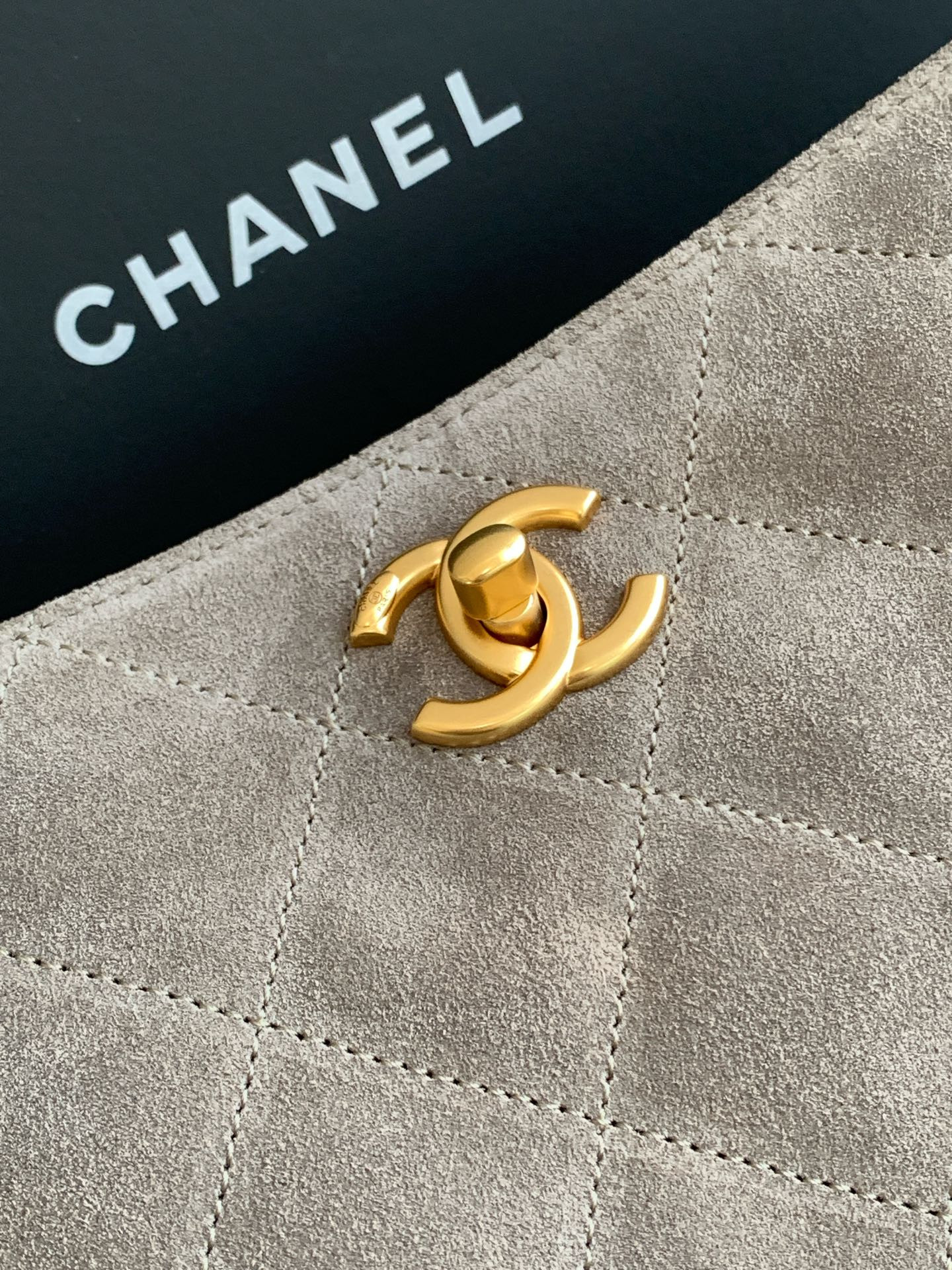 Chanel shopping bag hobo 26x31x13cm