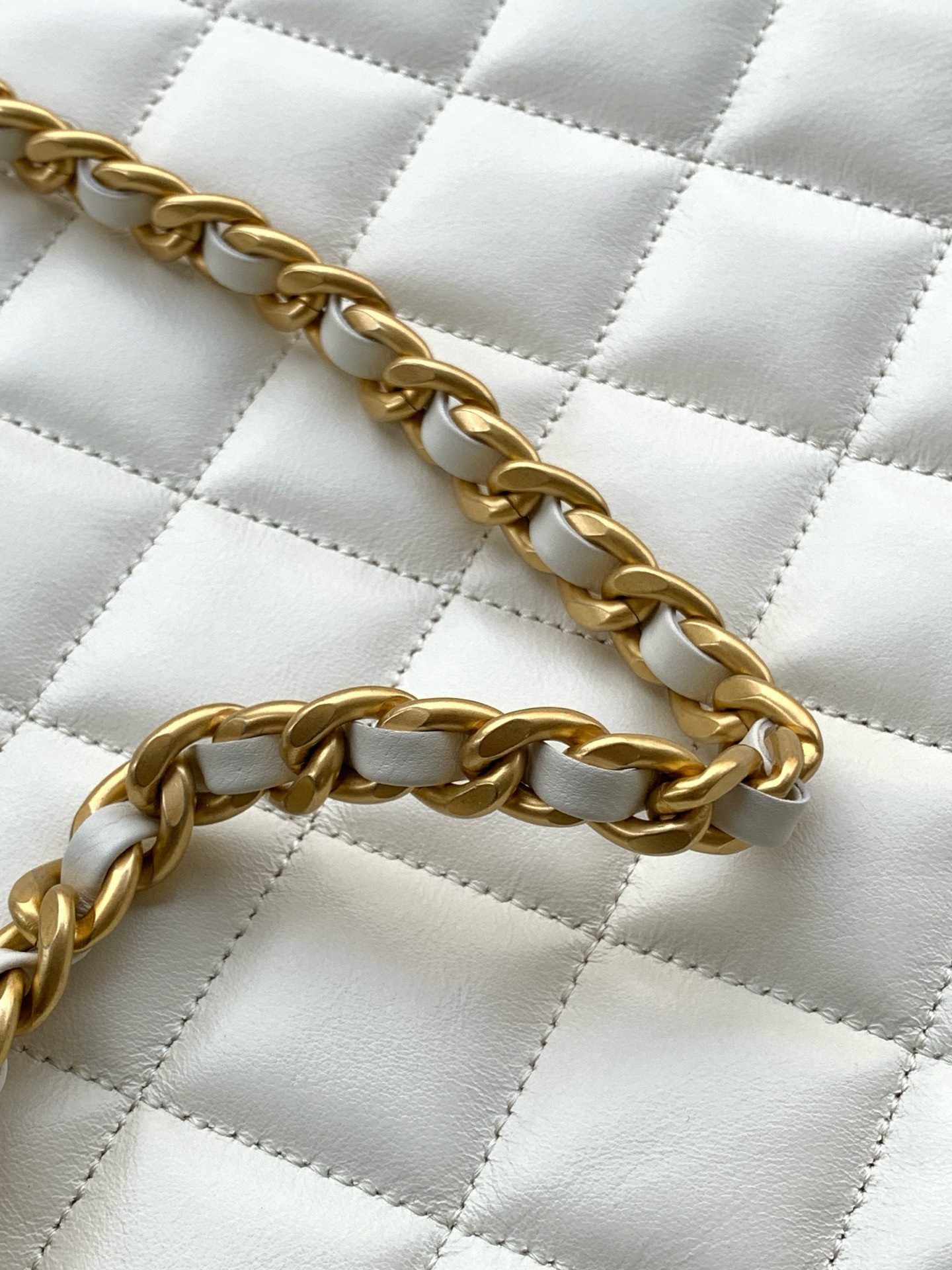 Chanel shopping bag hobo 26x31x13cm