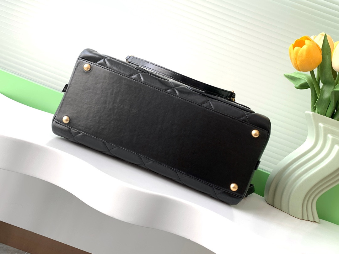 Chanel Bowling Bag 21x33x15cm