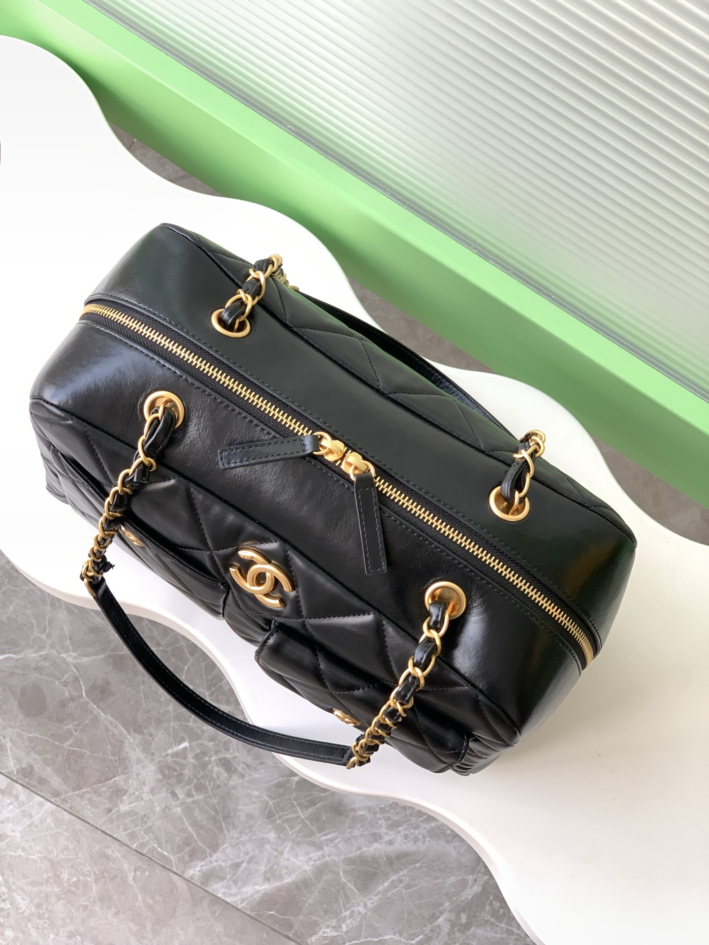 Chanel Bowling Bag 21x33x15cm