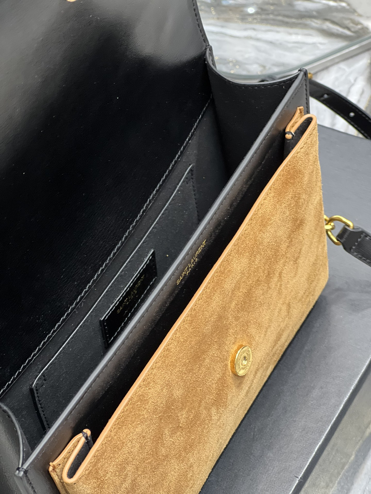 YSL Sunset medium in smooth leather 25x18x5cm