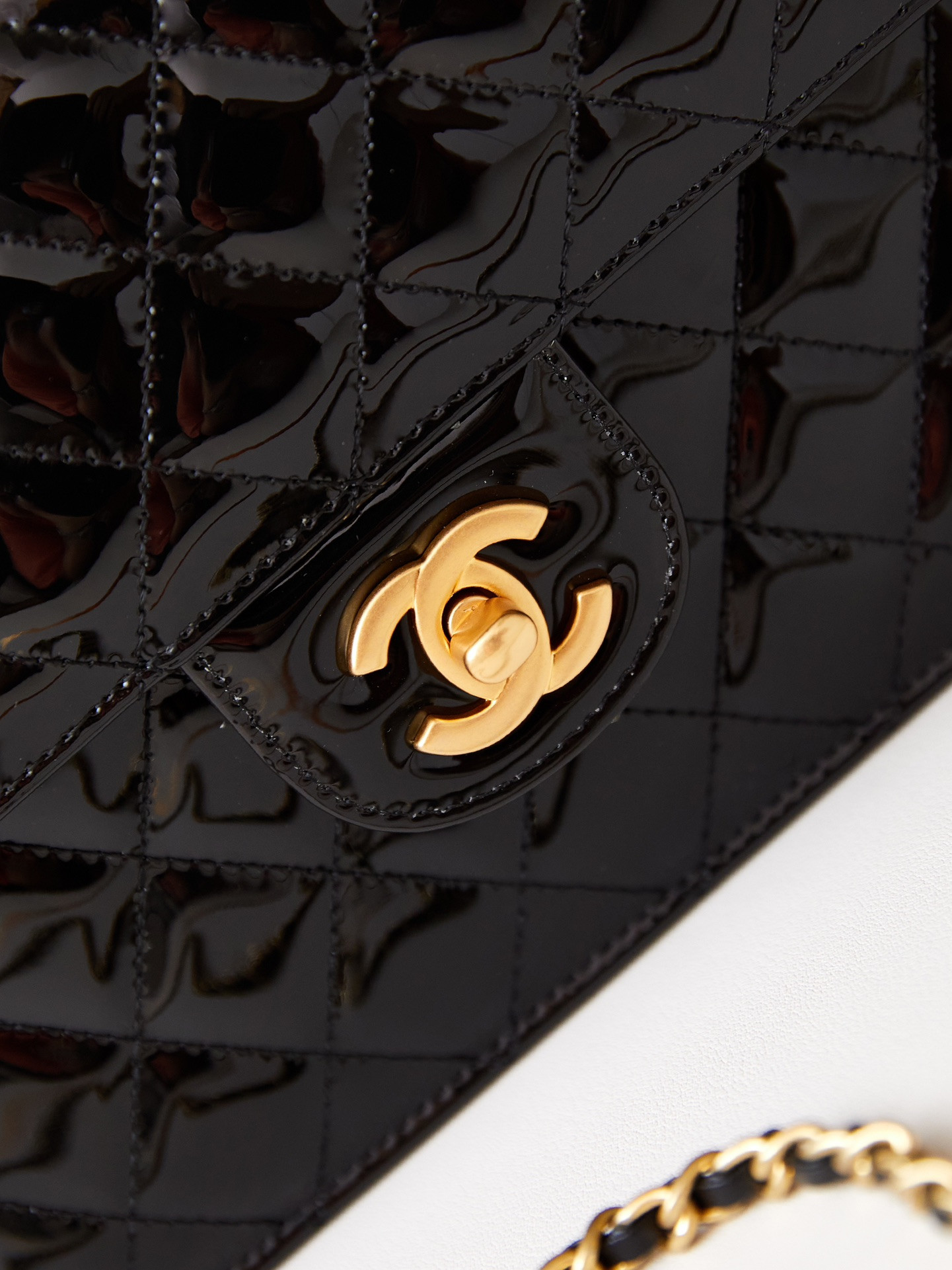 Chanel 23K Box bag 15.5x20x7.5cm