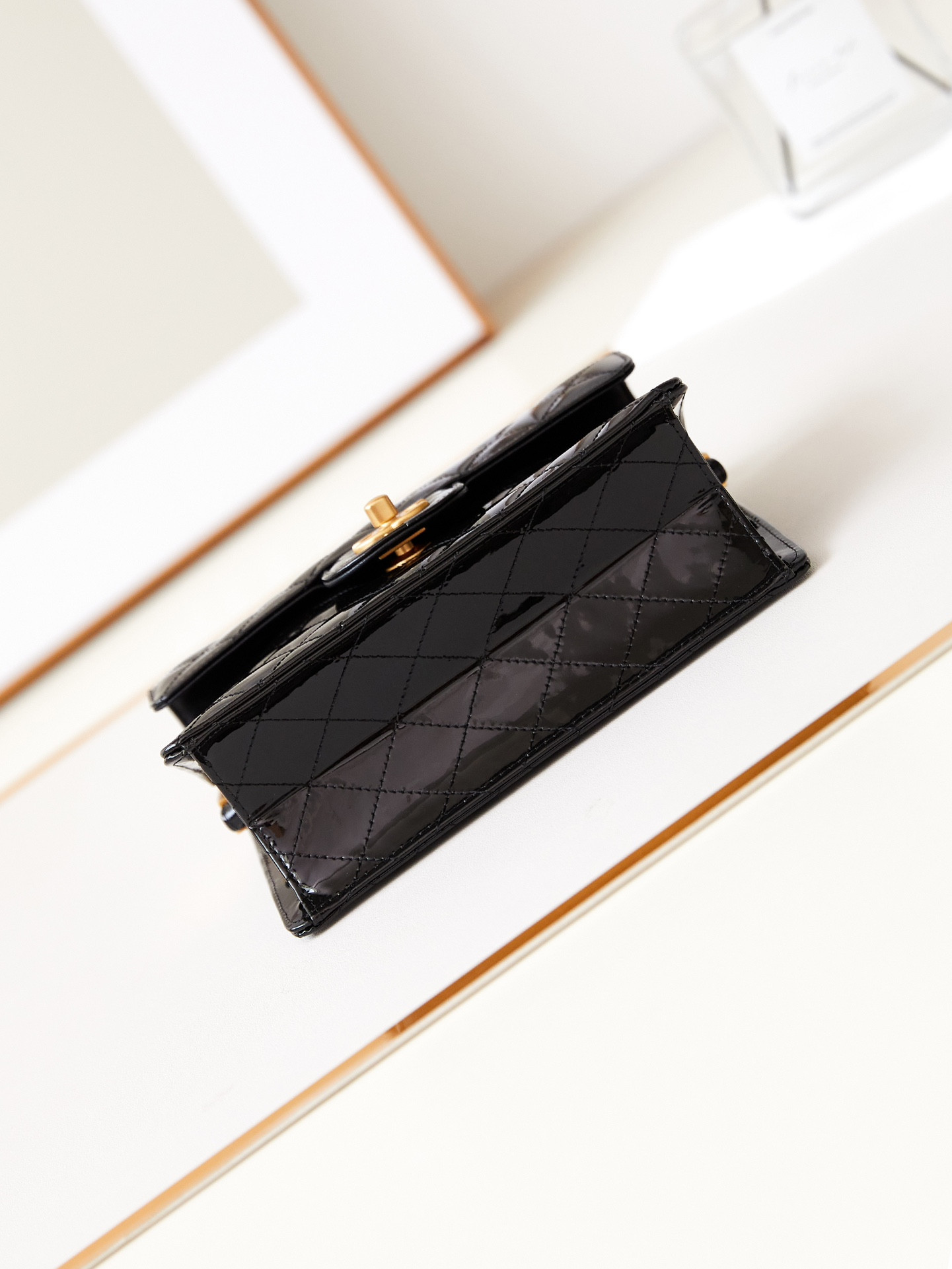 Chanel 23K Box bag 15.5x20x7.5cm