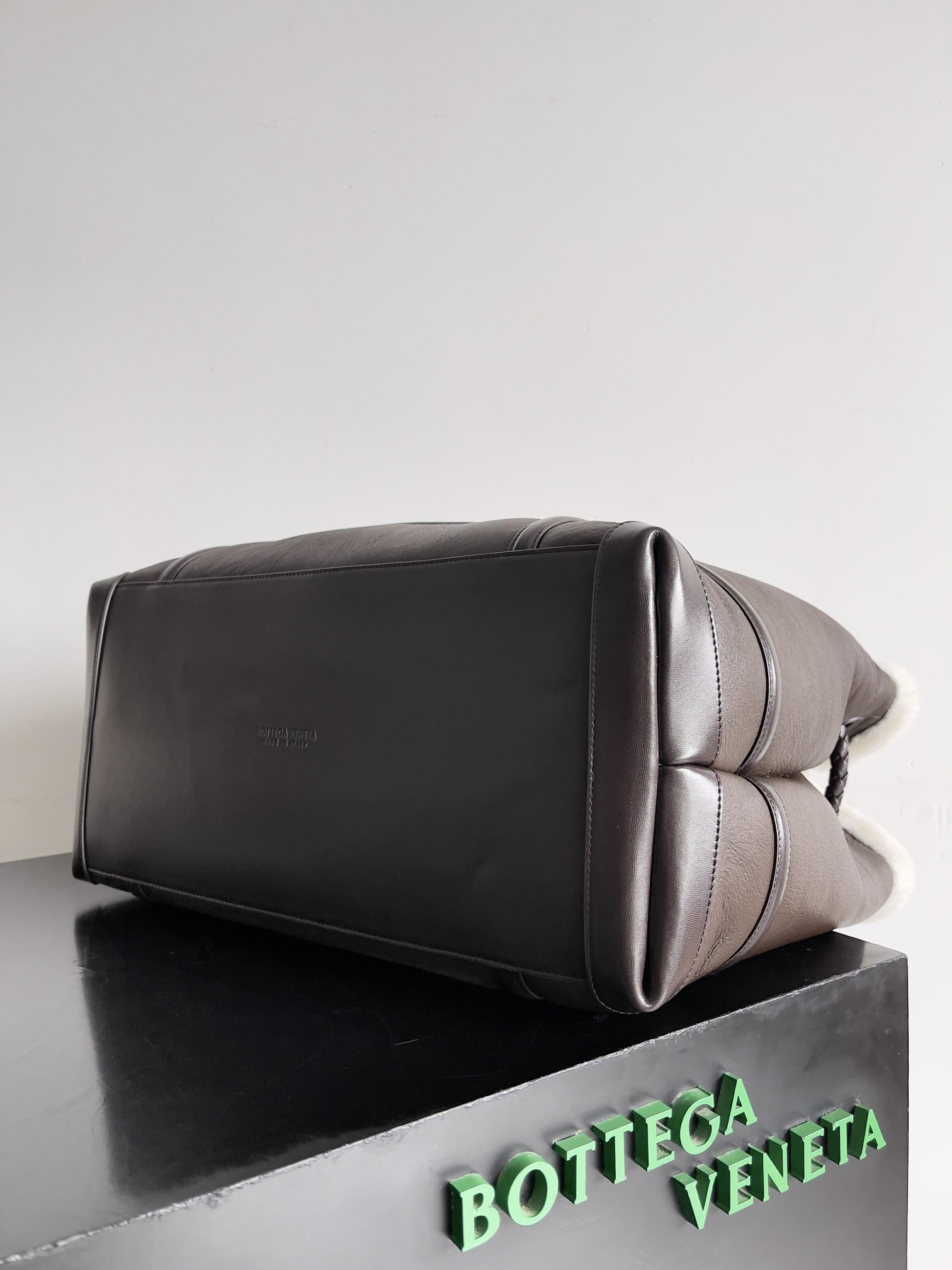 Bottega Veneta Large Andiamo 45x22x34cm