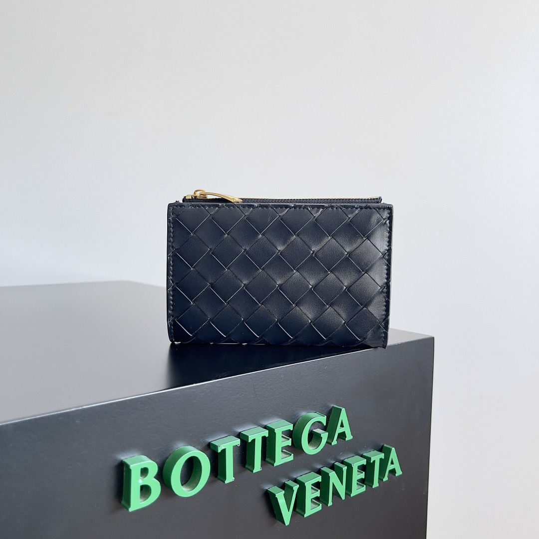 Bottega Veneta Medium Intrecciato Bi-Fold Zip Wallet 14.5x9.3x2cm