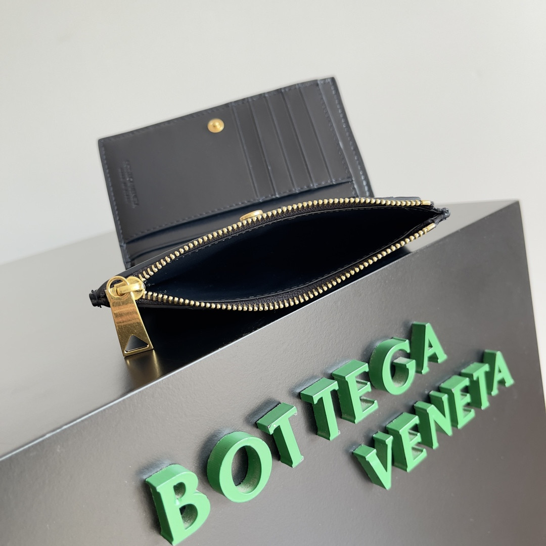 Bottega Veneta Medium Intrecciato Bi-Fold Zip Wallet 14.5x9.3x2cm