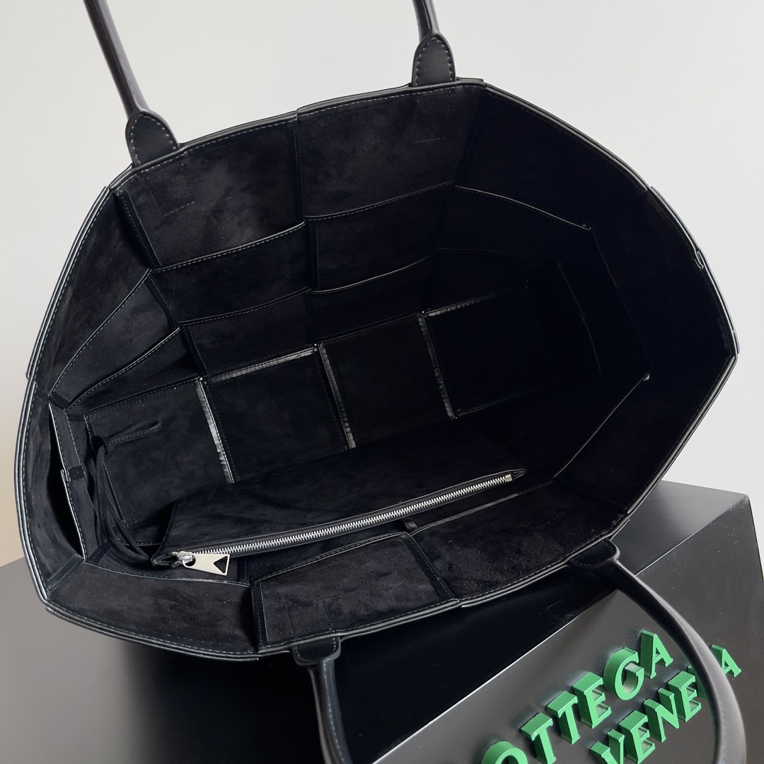 Bottega Veneta Large Arco Tote 46x34x11cm