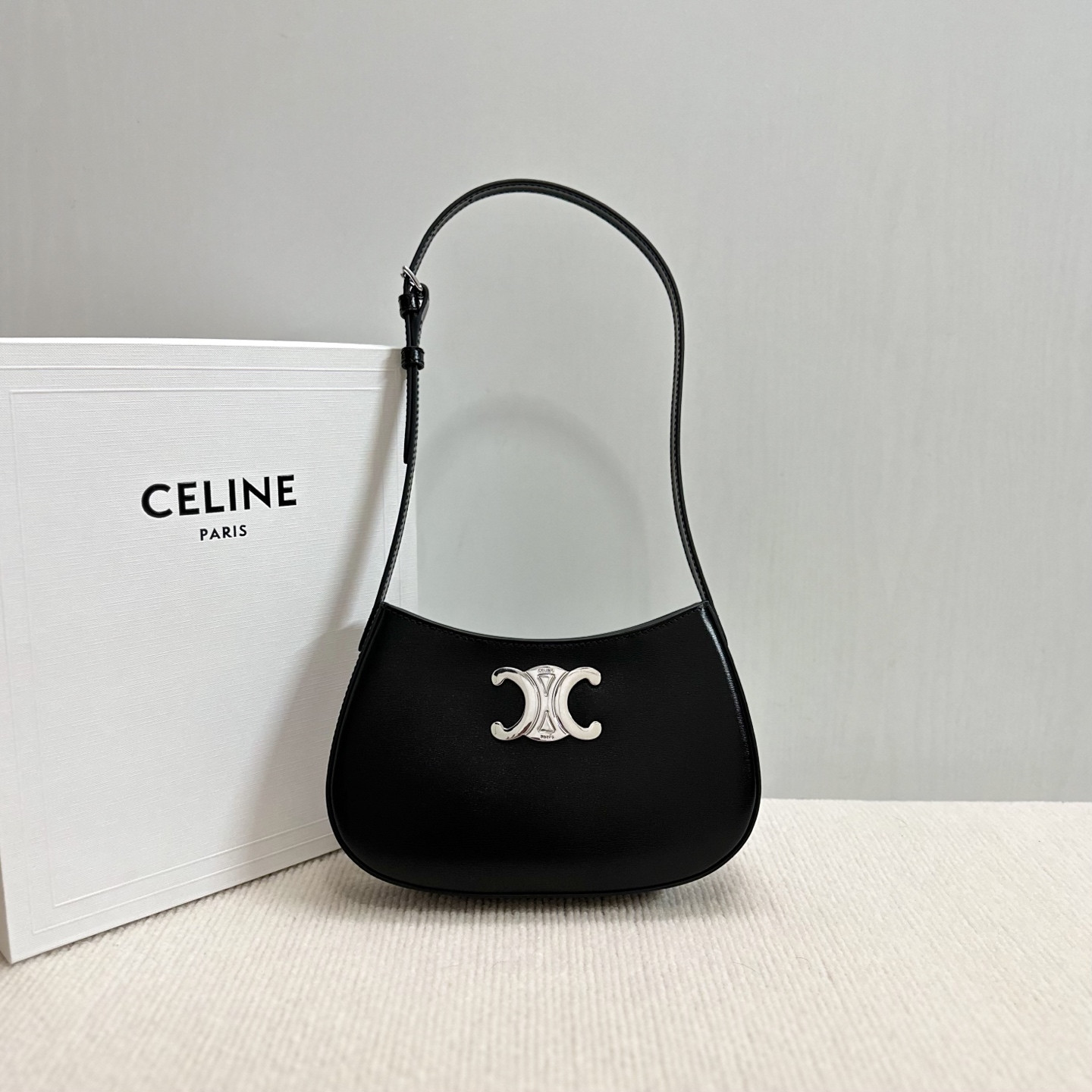 Celine MEDIUM TILLY BAG in shiny calfskin 22x13.5x4cm