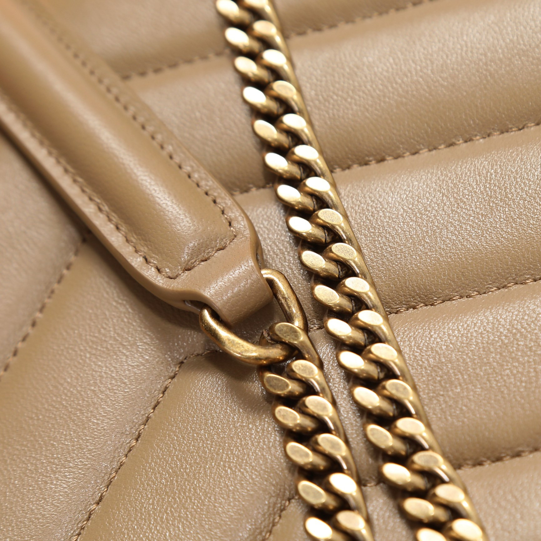 YSL LOULOU medium in MATELASSÉ lambskin 29x17x8cm