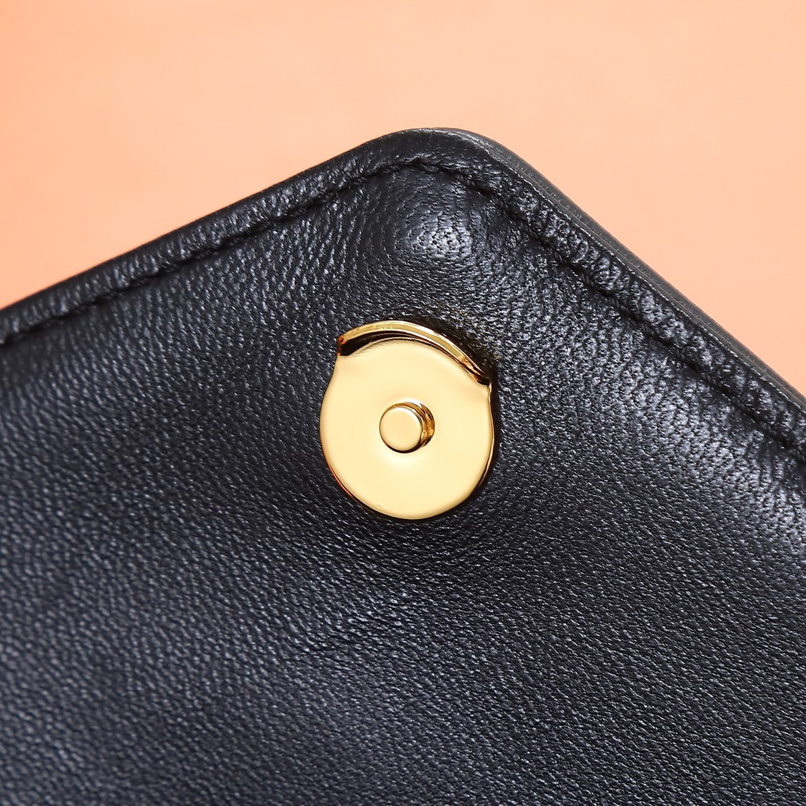 YSL LOULOU small in MATELASSÉ lambskin 24x14x6cm