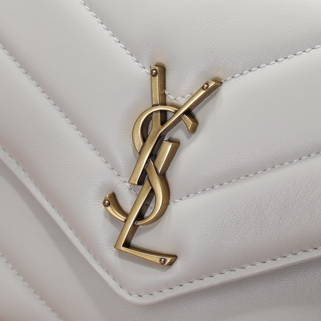 YSL LOULOU small in MATELASSÉ lambskin 24x14x6cm
