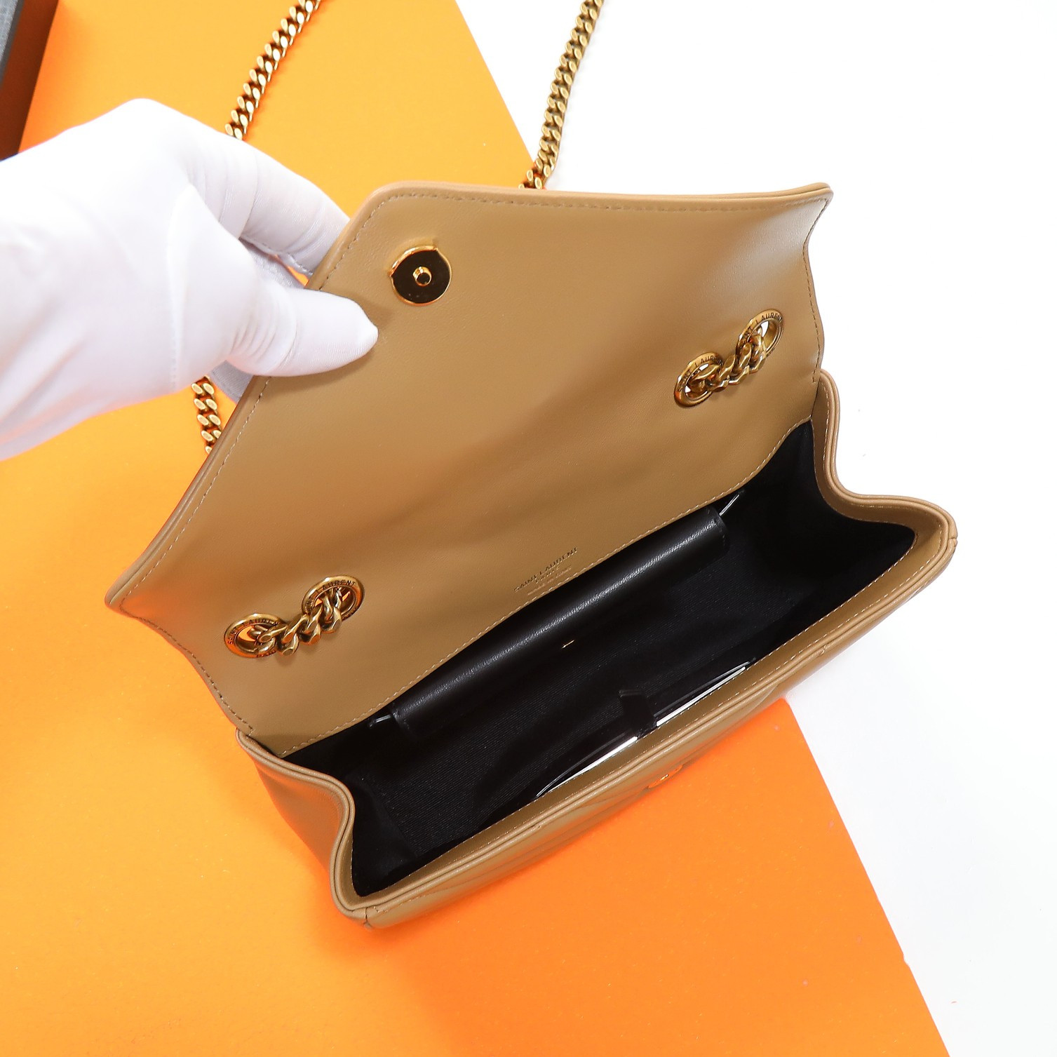 YSL LOULOU small in MATELASSÉ lambskin 24x14x6cm