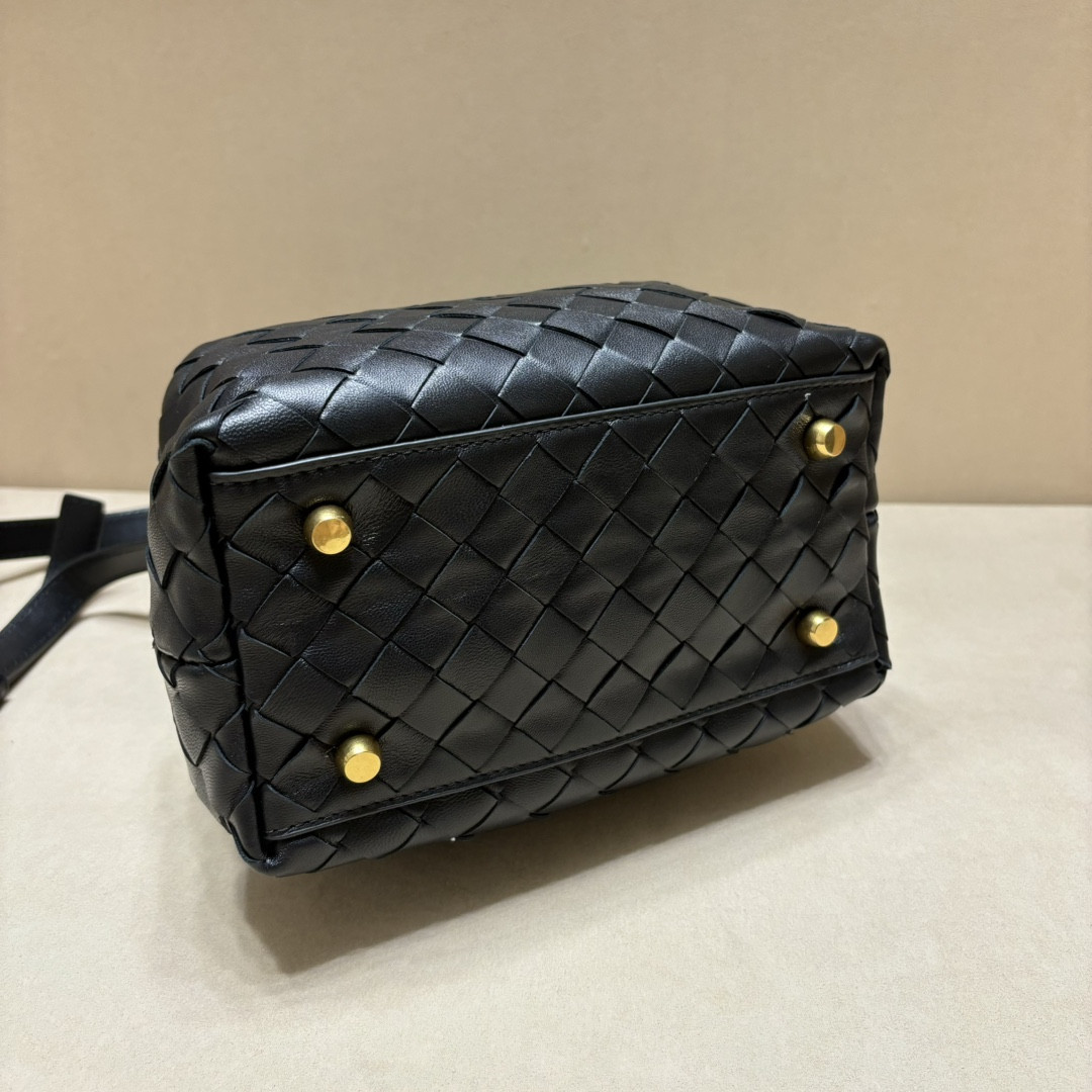 Bottega Veneta bauletto bag 20.5x15.5x10cm