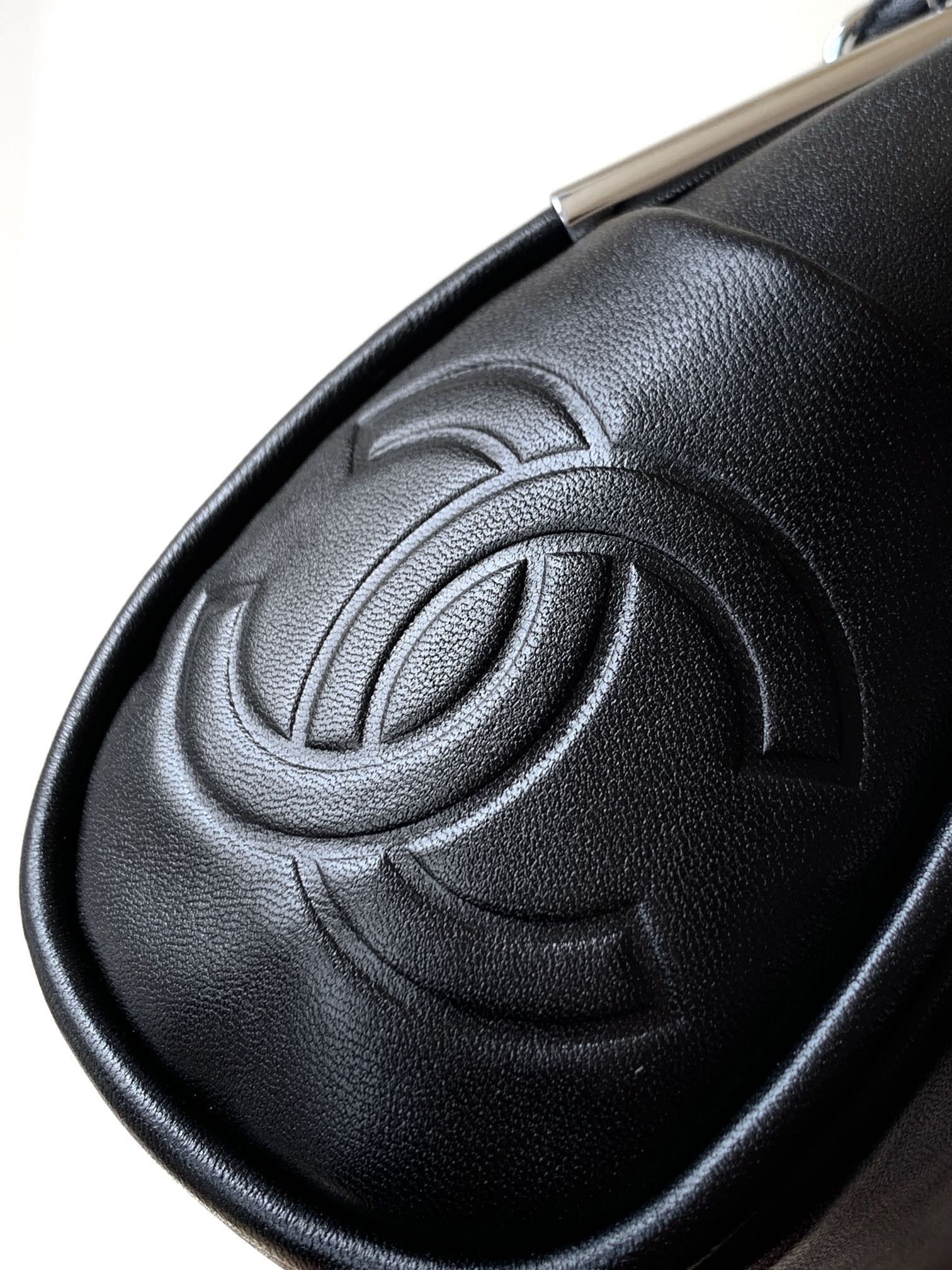 Chanel OHANEL hobo bag 30x20x12cm