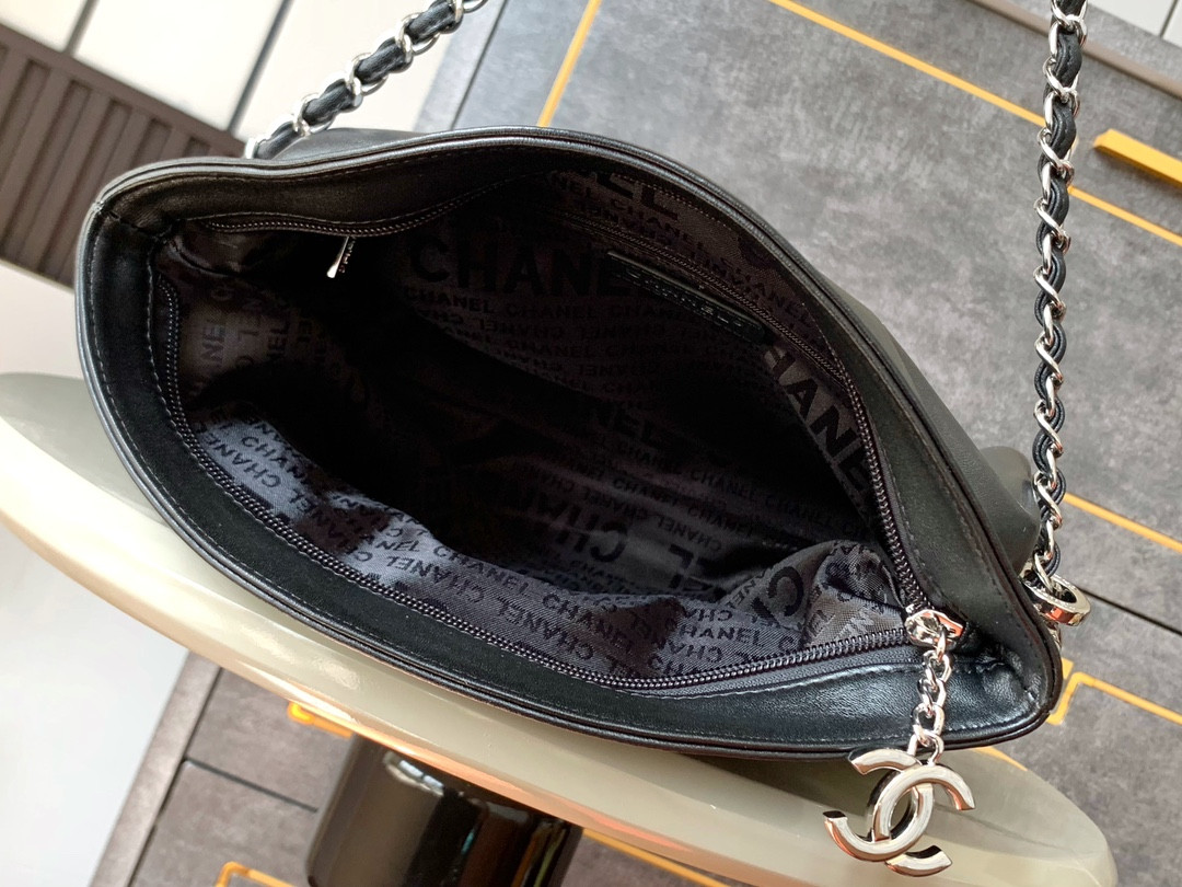 Chanel OHANEL hobo bag 30x20x12cm