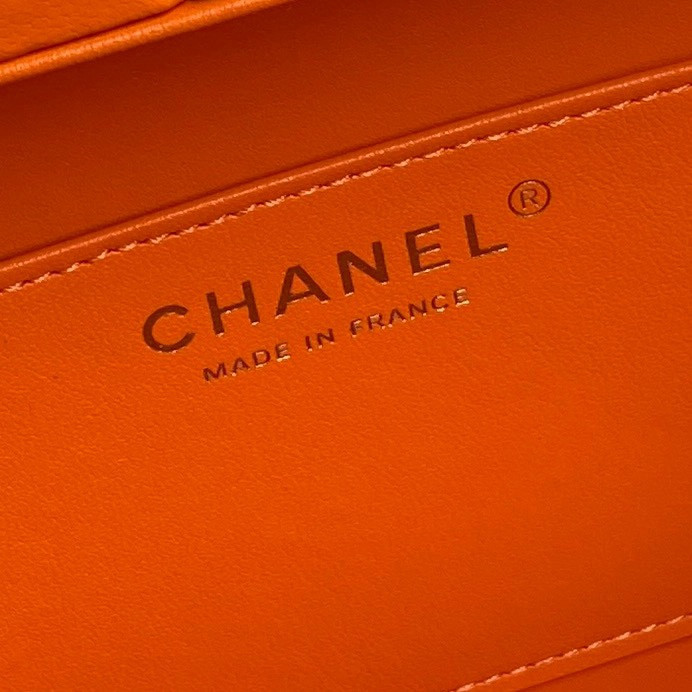 Chanel Box bag 15x22x7.5cm